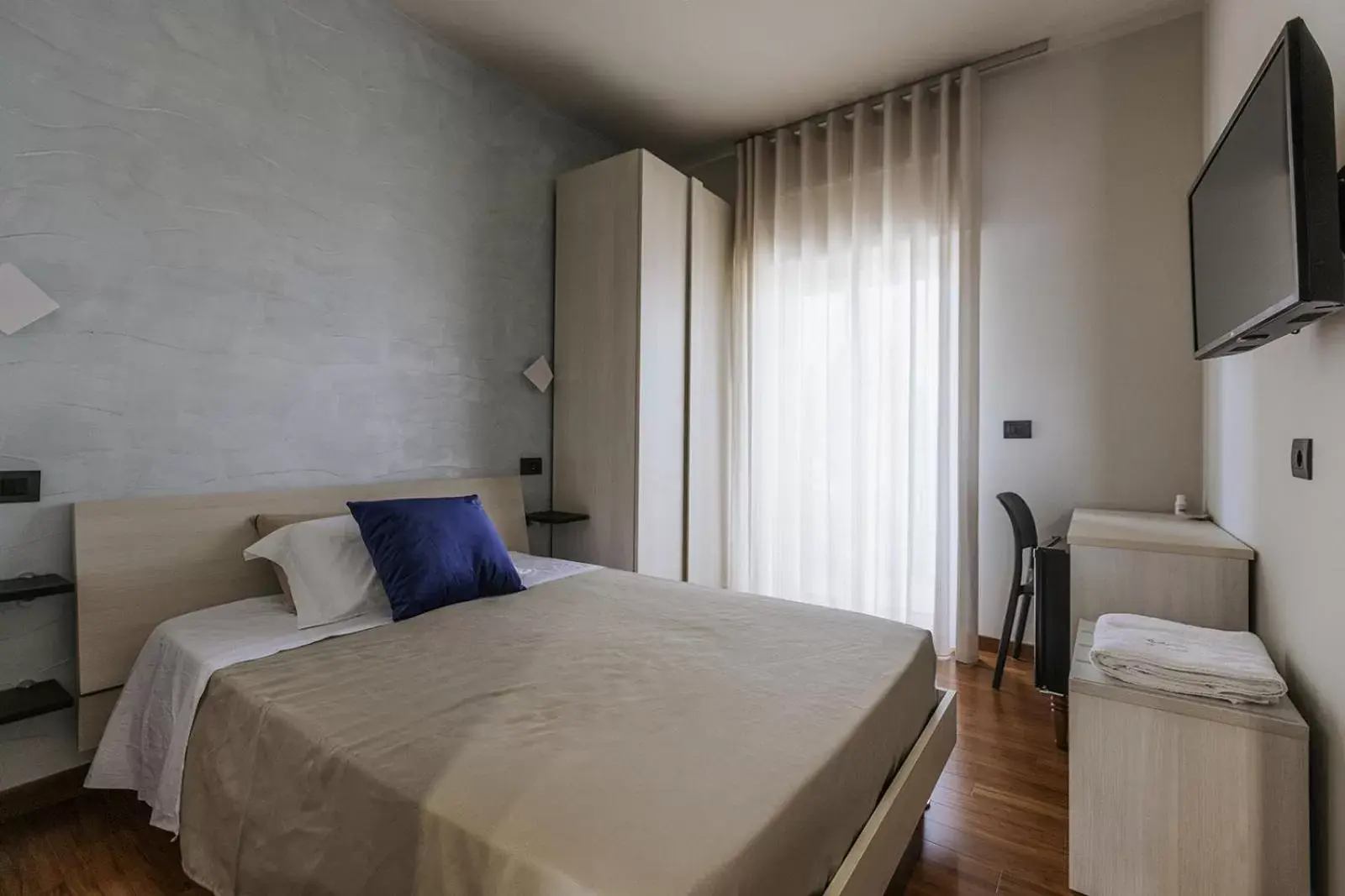 TV and multimedia, Bed in APULIA BLUE APARTEMENTS & B&B