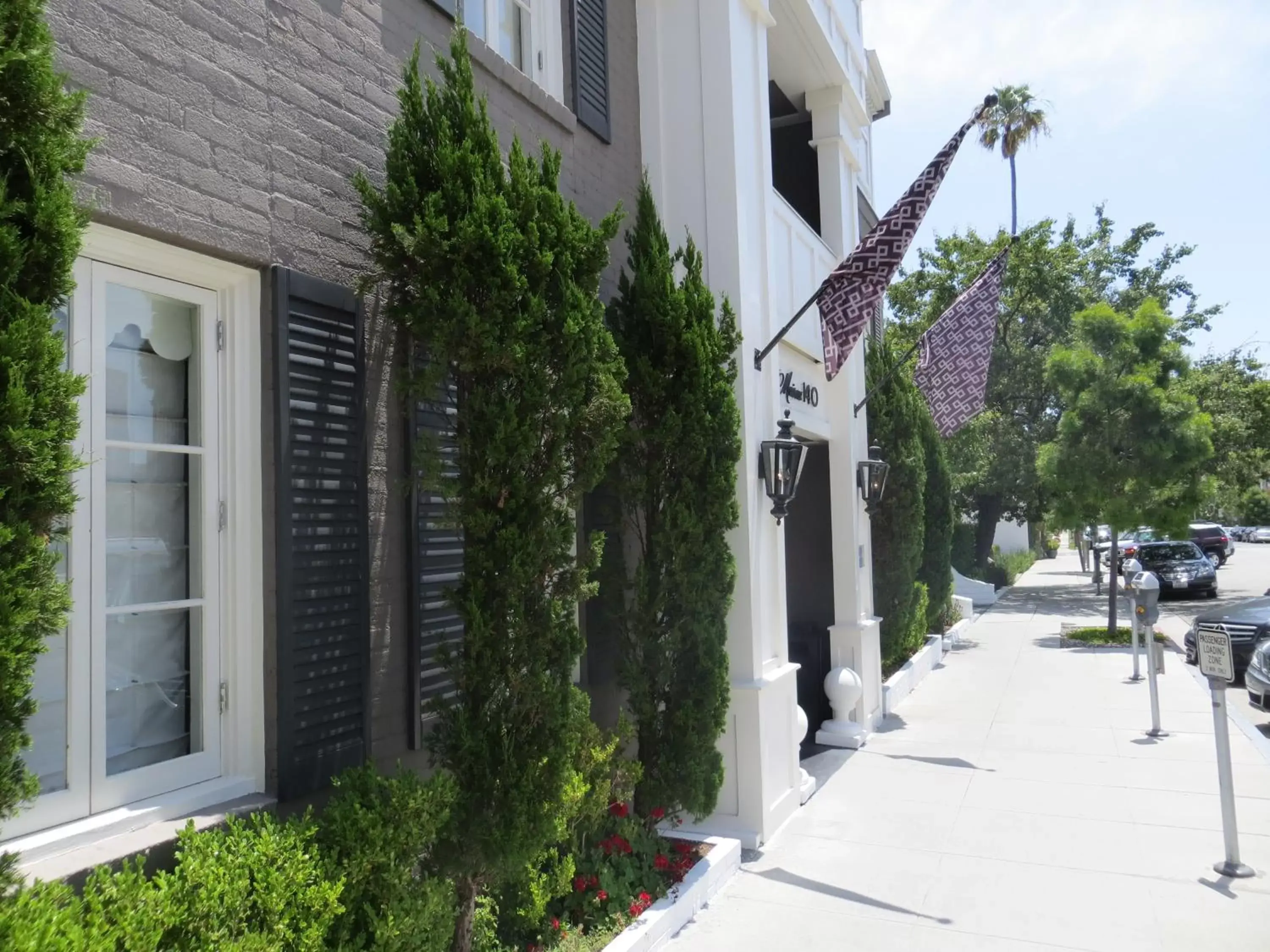 Facade/entrance in Maison 140 Beverly Hills Facade/entrance in Maison 140 Beverly Hills
