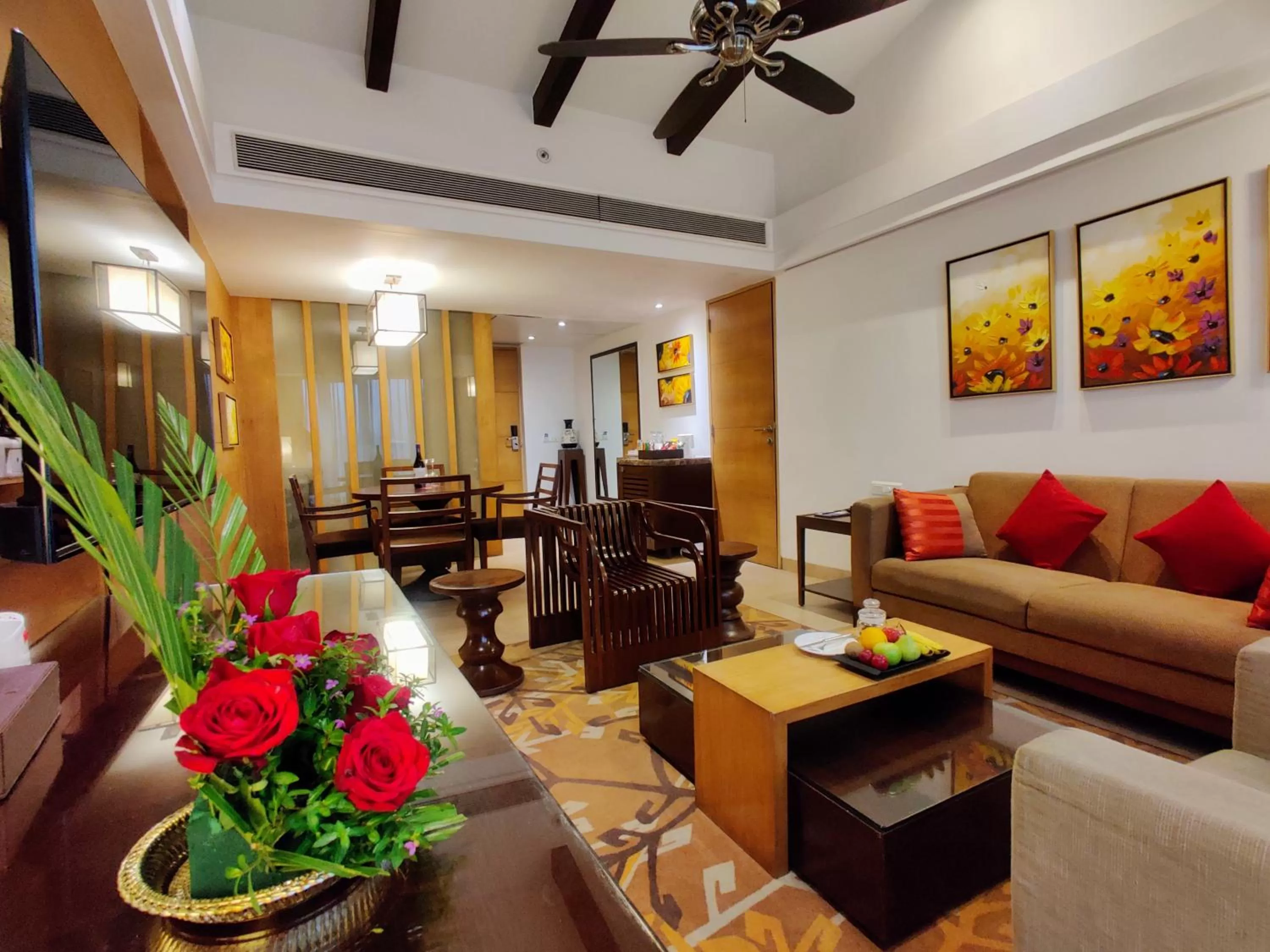 Living room in Fariyas Resort Lonavala