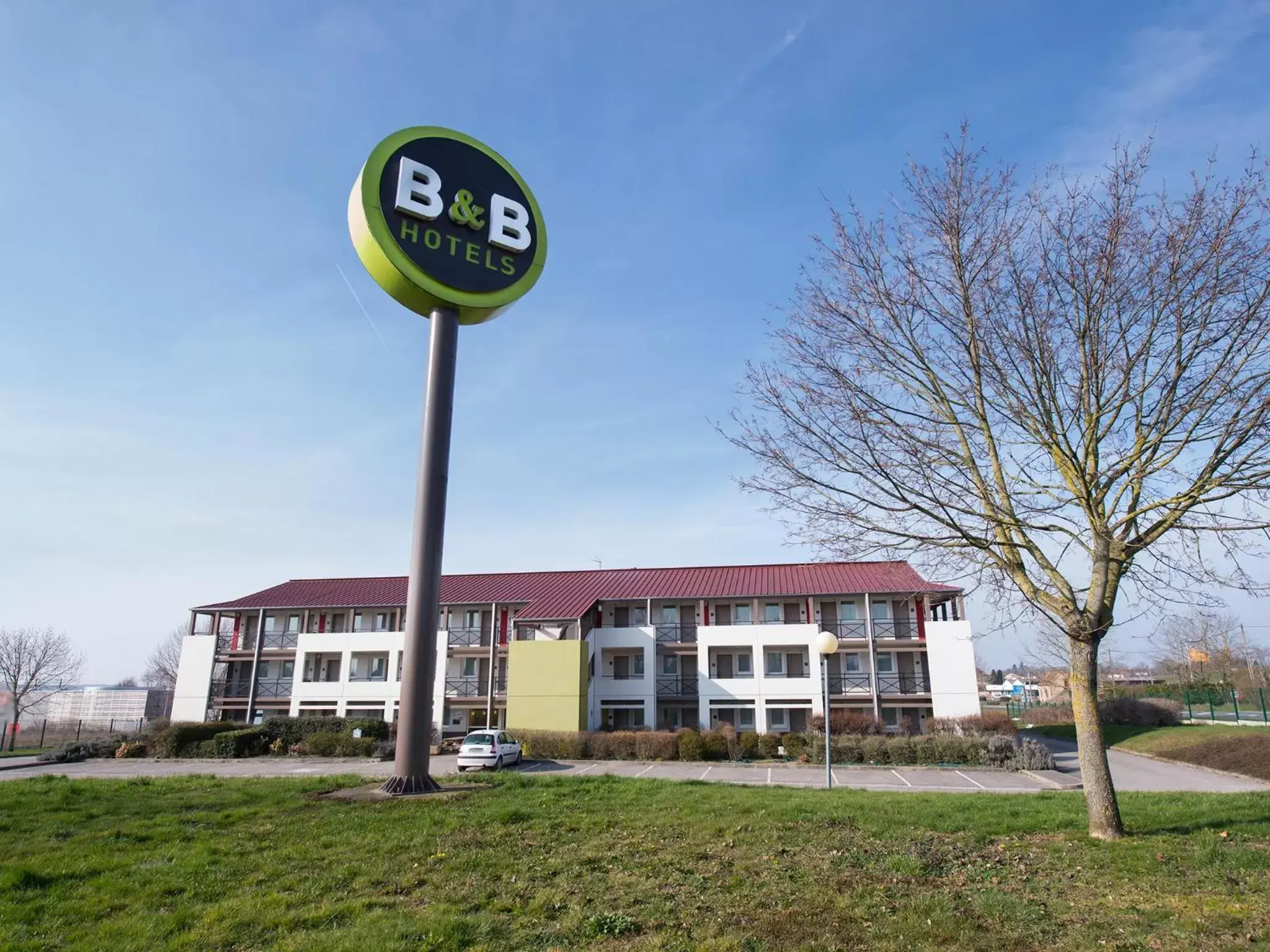 Facade/entrance, Property Building in B&B HOTEL Moulins