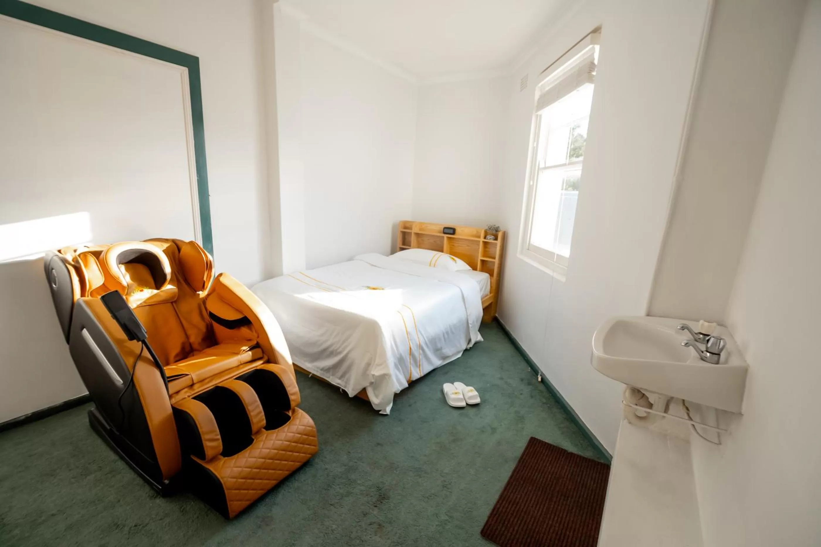 Bed in Hearty Center Motel