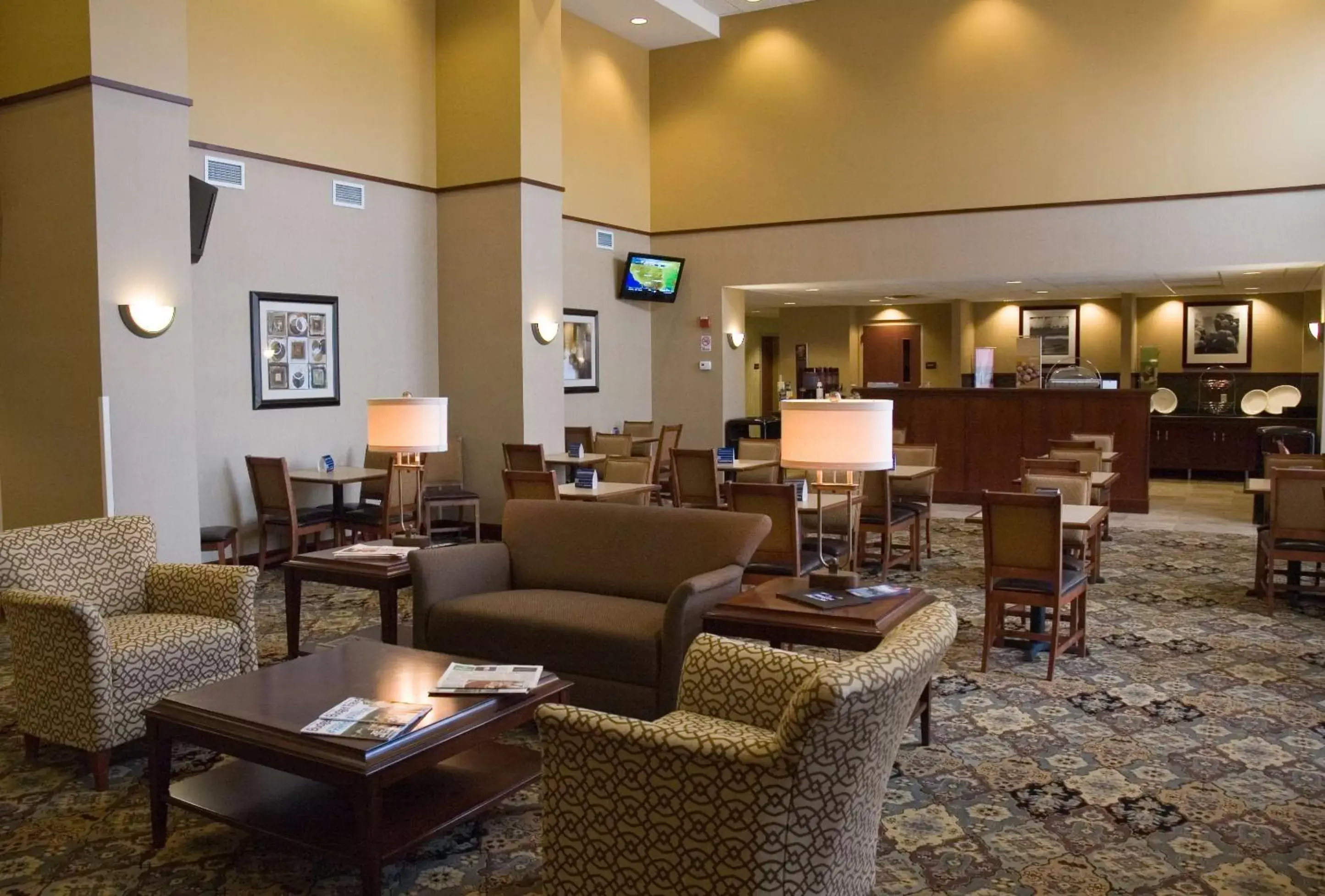 Lobby or reception in Hampton Inn & Suites Lino Lakes