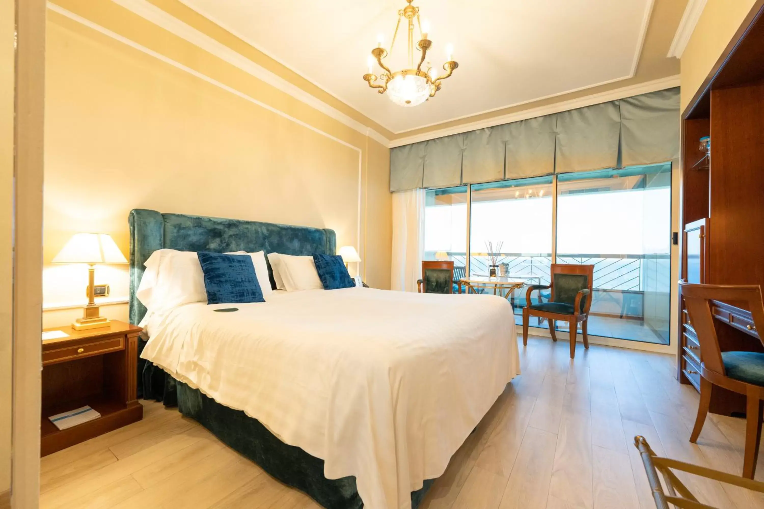Deluxe Double Room with Sea View in Grand Hotel Del Mare Resort & Spa