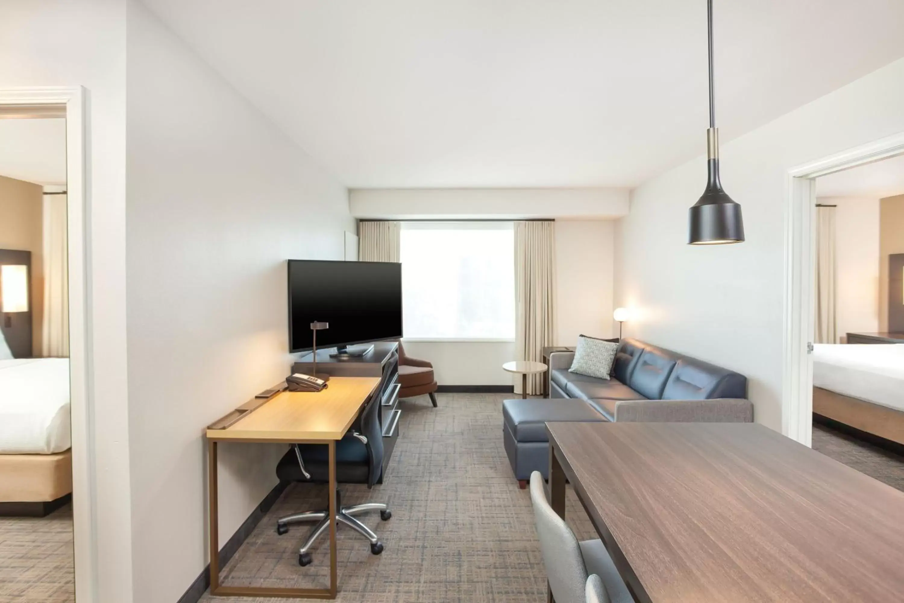 Bedroom, TV/Entertainment Center in Residence Inn Livermore