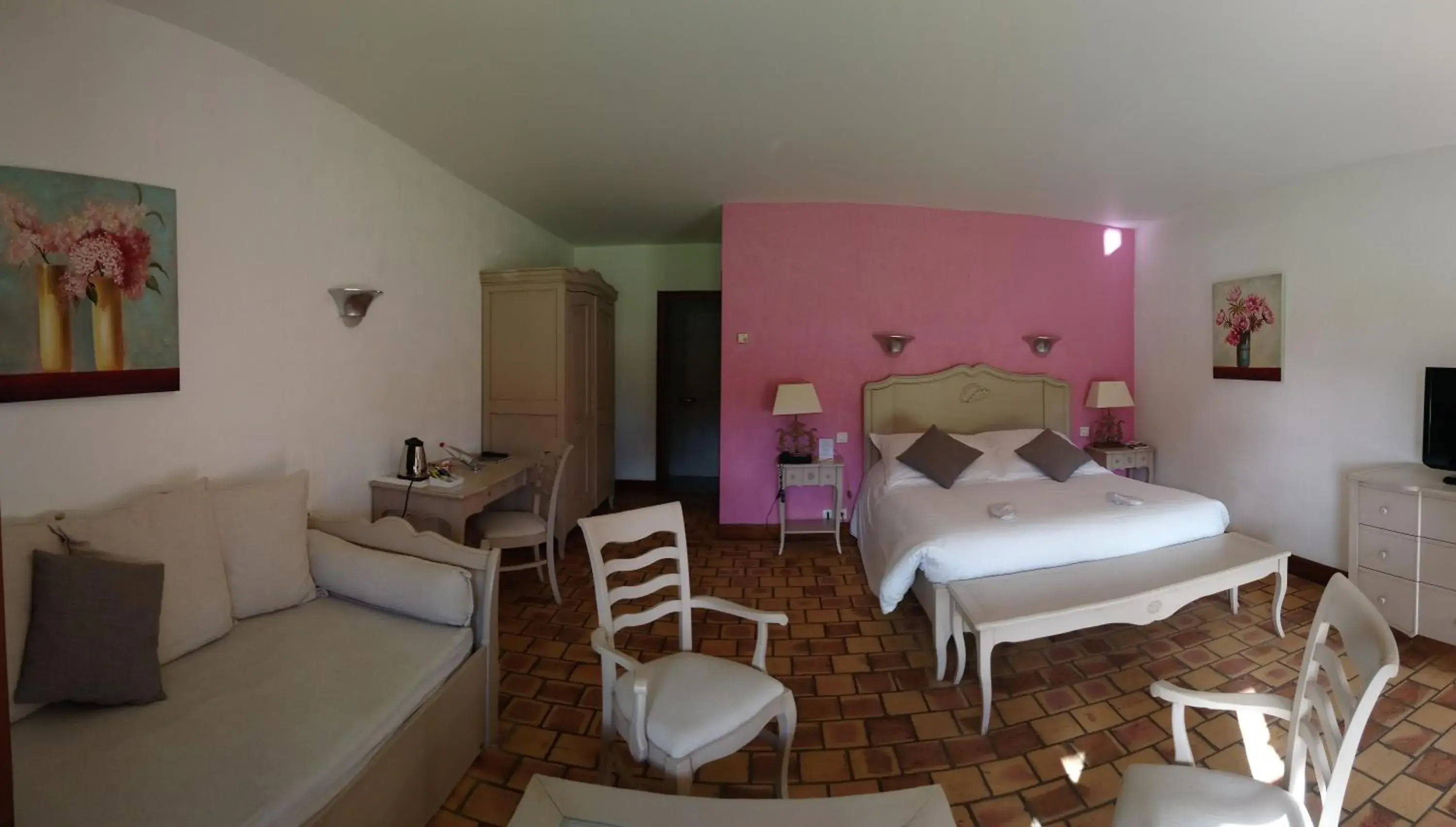 Photo of the whole room, Bed in L'Orée des Chênes, The Originals Relais Photo of the whole room, Bed in L'Orée des Chênes, The Originals Relais
