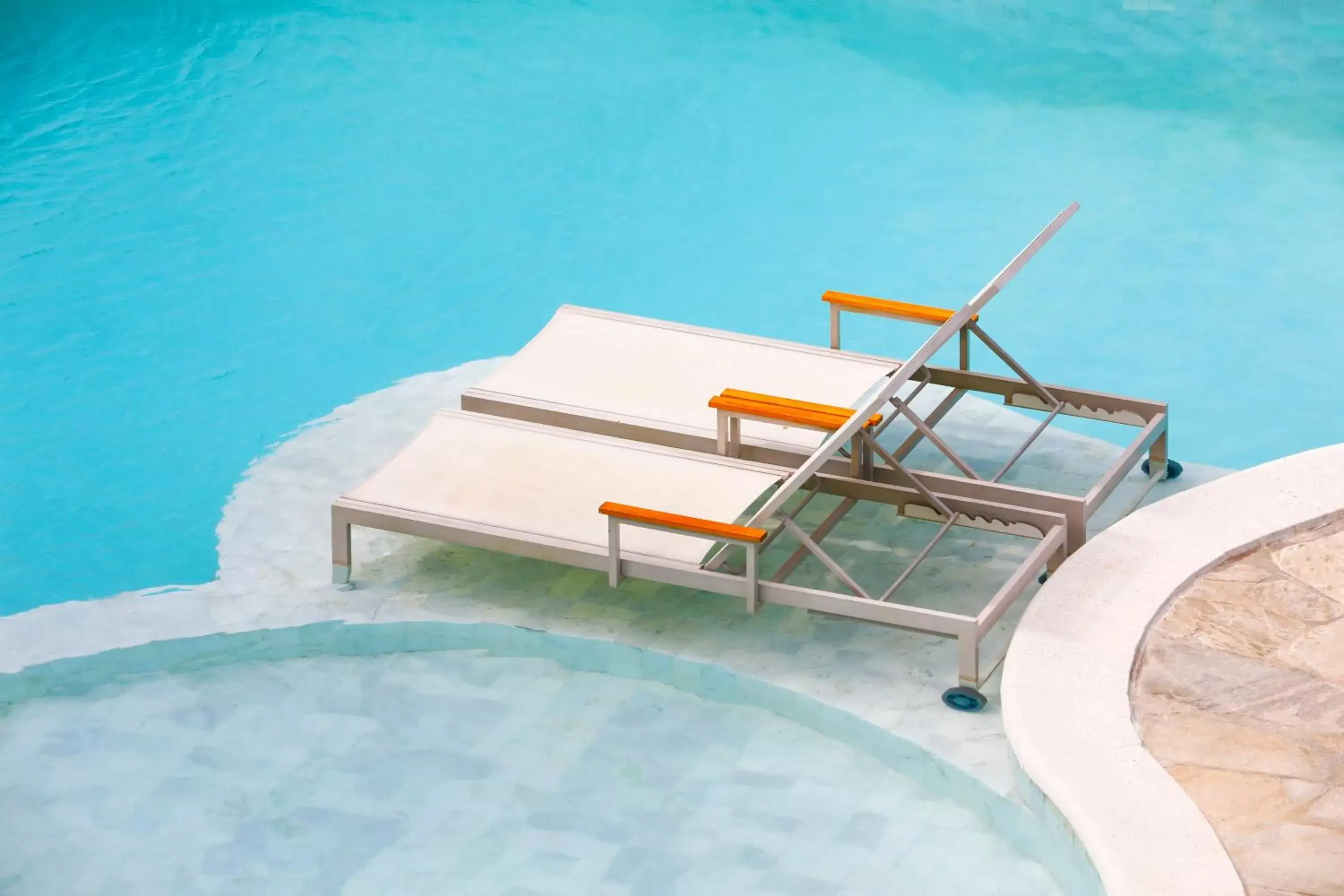 Swimming Pool in Manary Praia Hotel