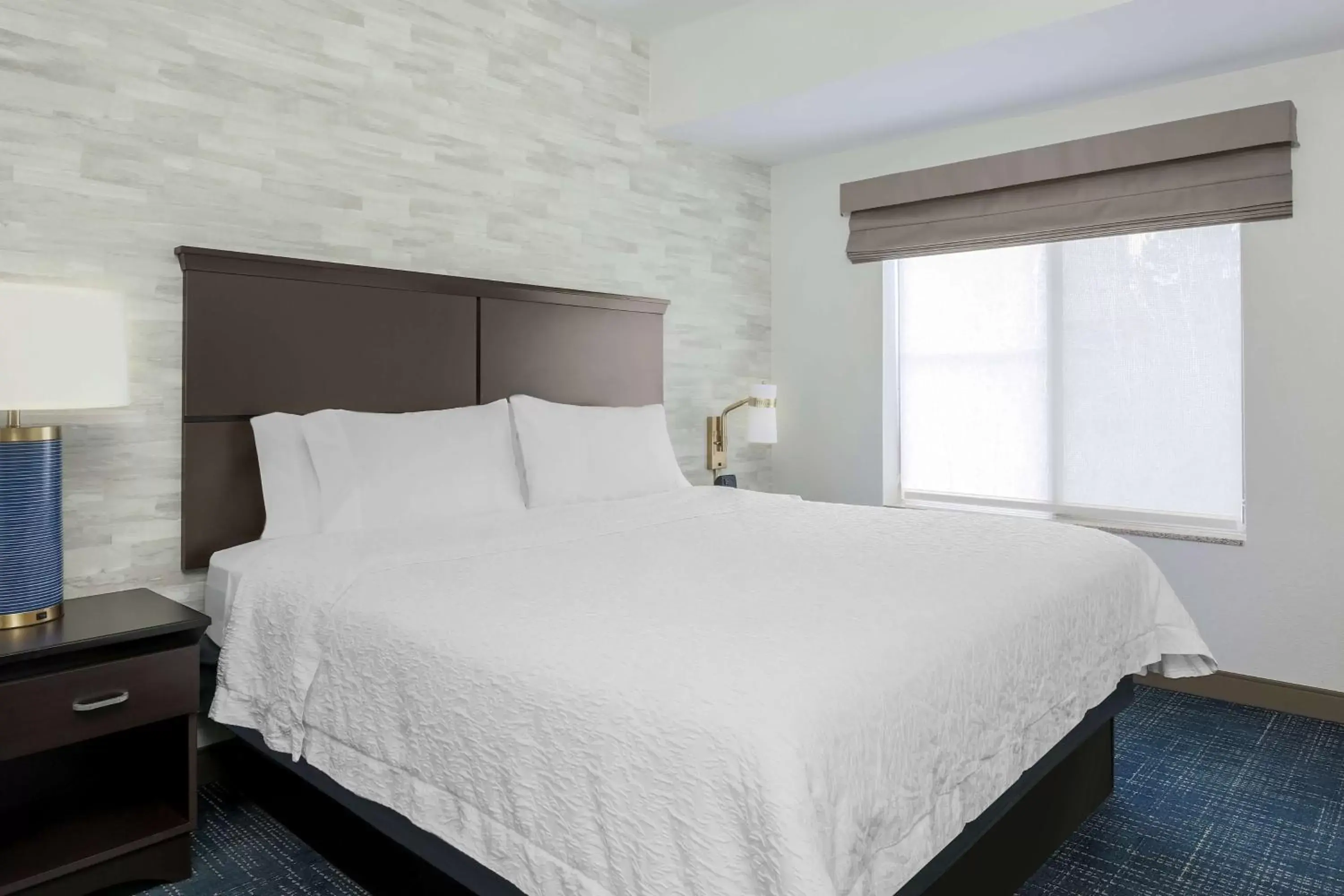 Bed in Hampton Inn & Suites Denver Tech Center