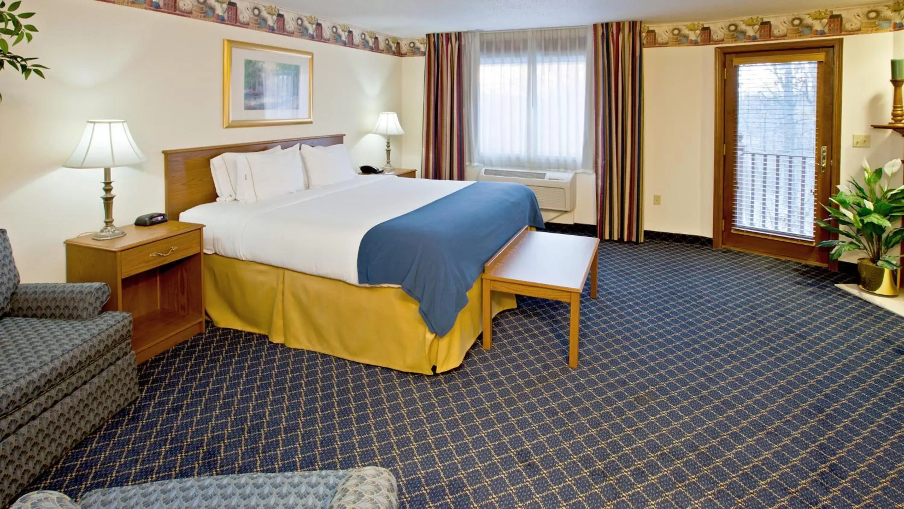 Bedroom, Bed in SureStay Plus by Best Western Fremont I-69