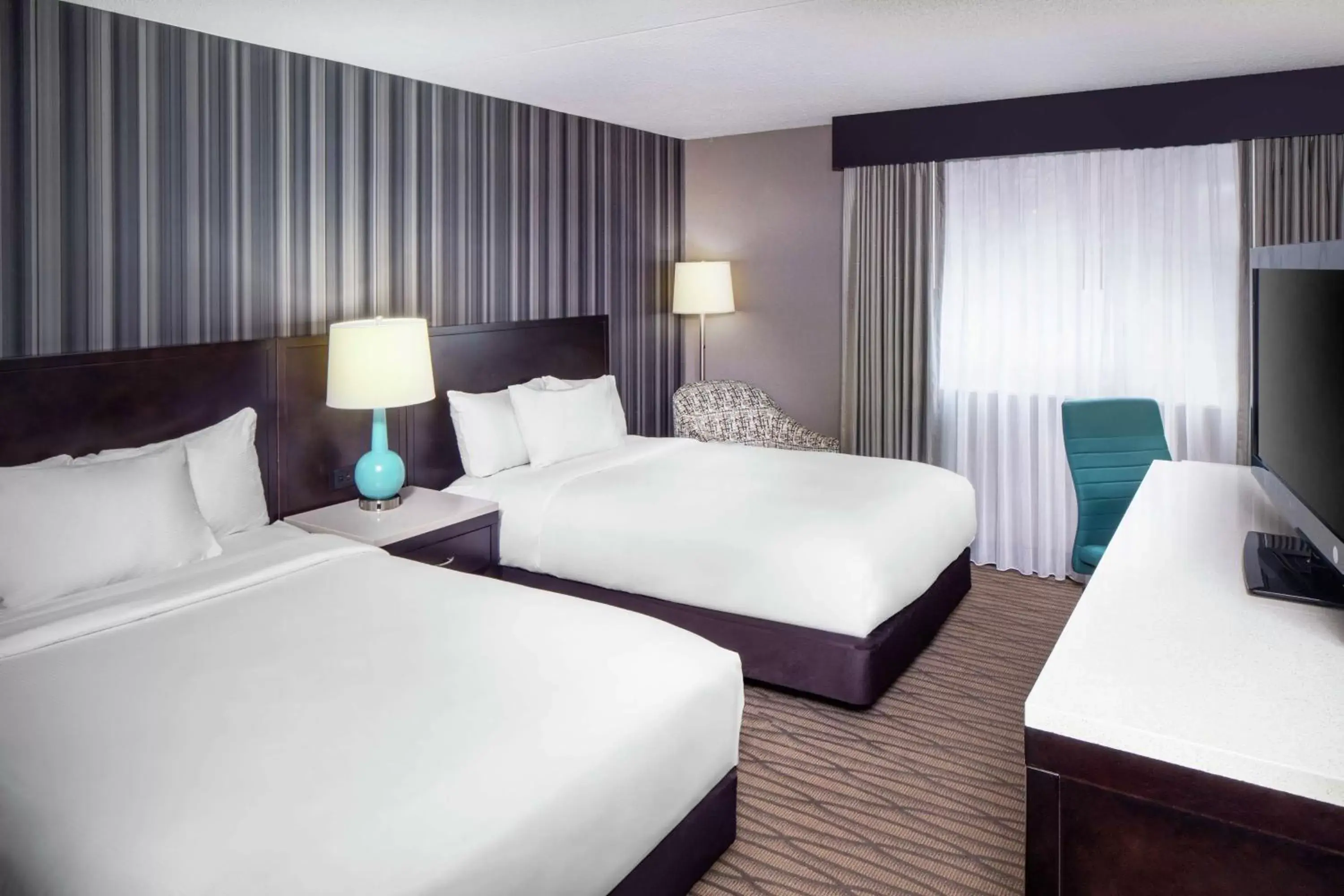 Bedroom, Bed in DoubleTree by Hilton Cleveland – Westlake