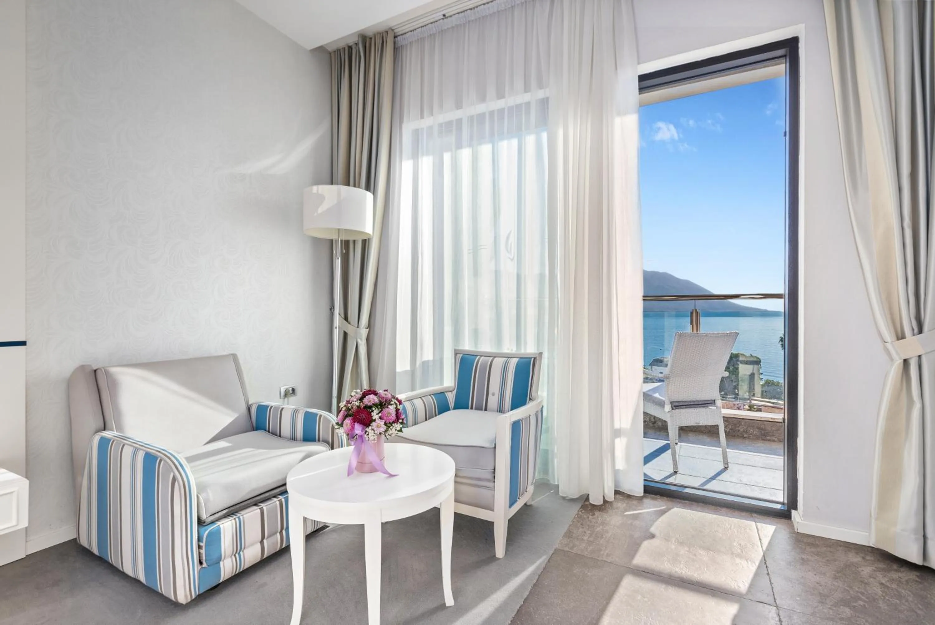 Seating area in Hotel Bracera