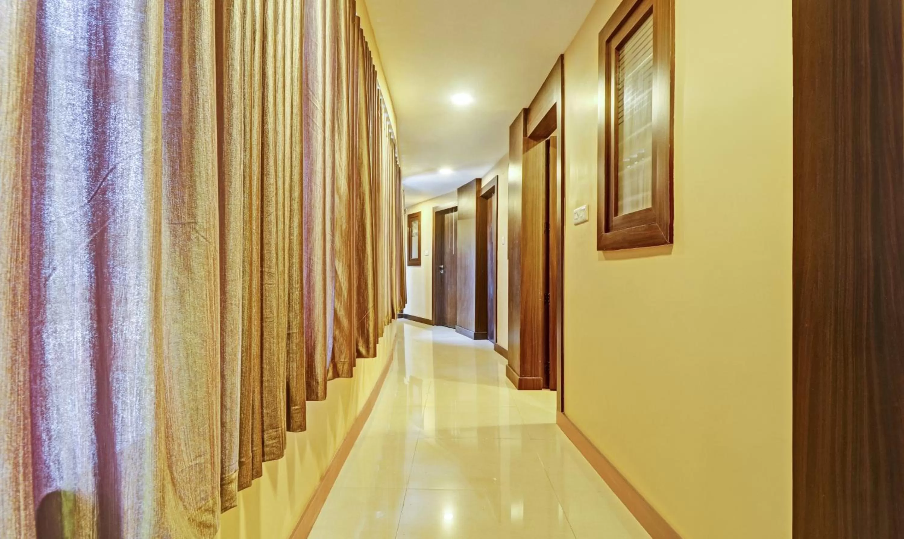 Lobby or reception in Itsy Hotels Sapphire Residency