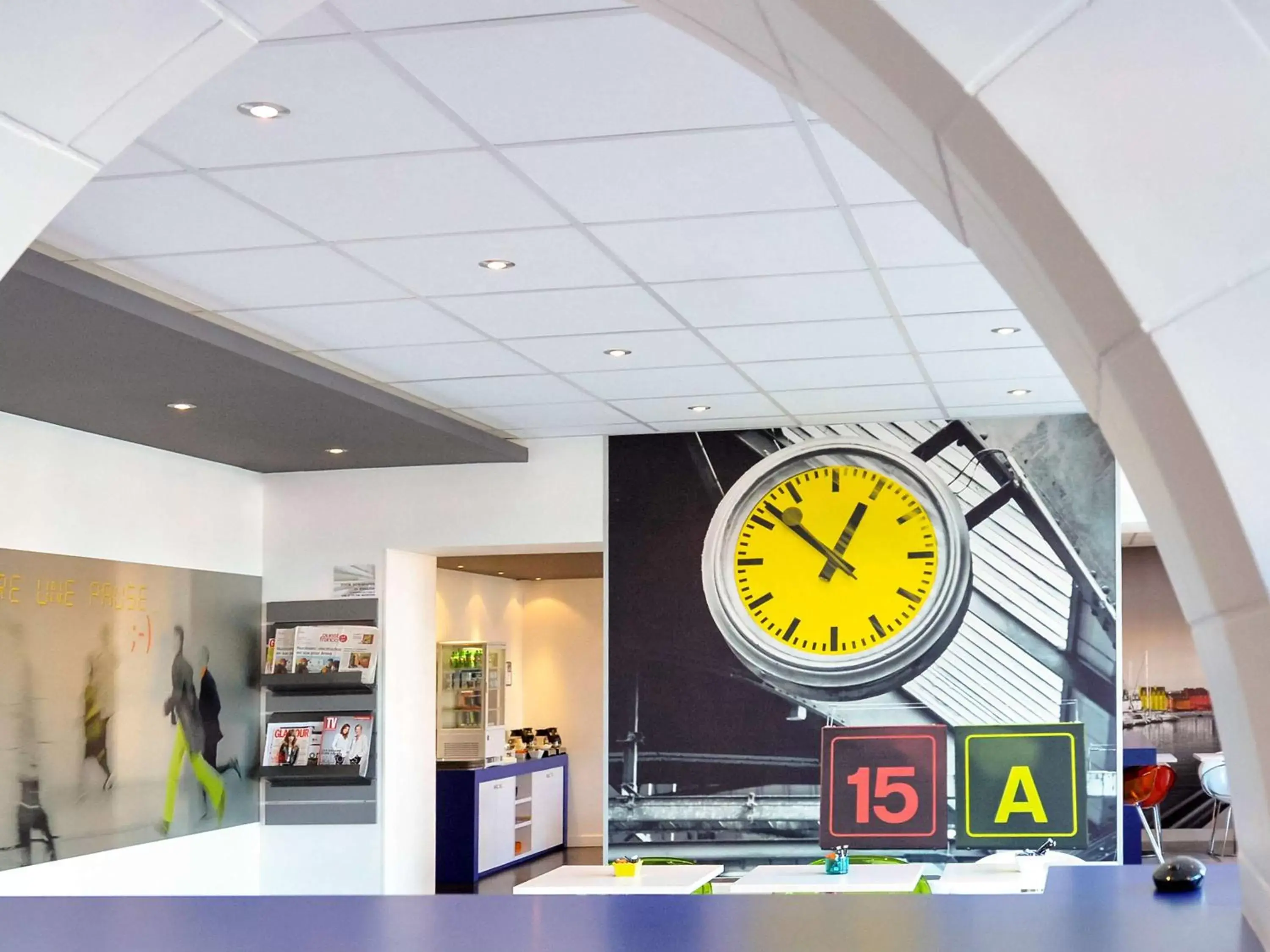 Lounge or bar, Lobby/Reception in ibis Styles Vannes Gare Centre