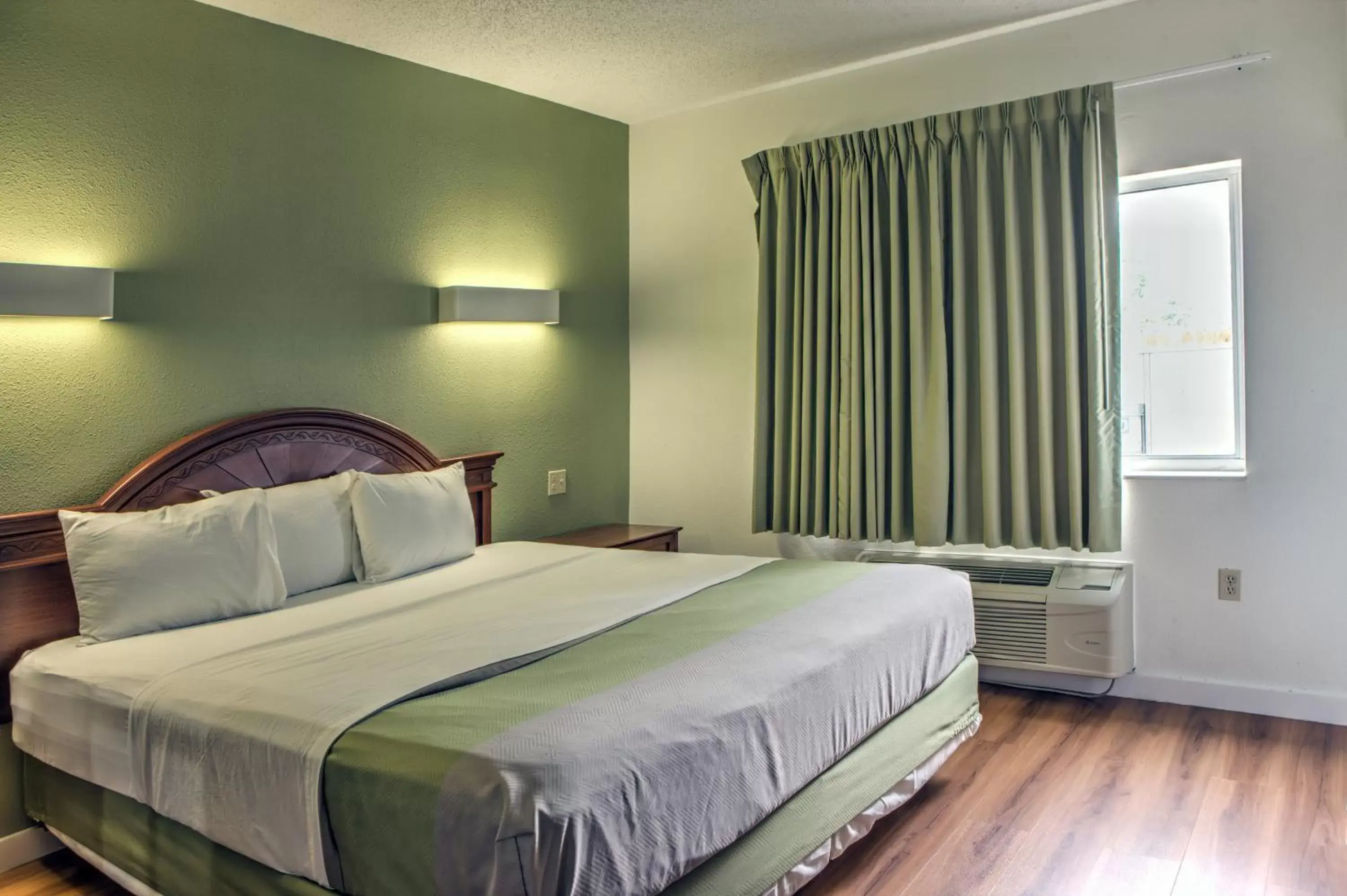 Bedroom, Room Photo in Motel 6-Dallas, TX - Northwest