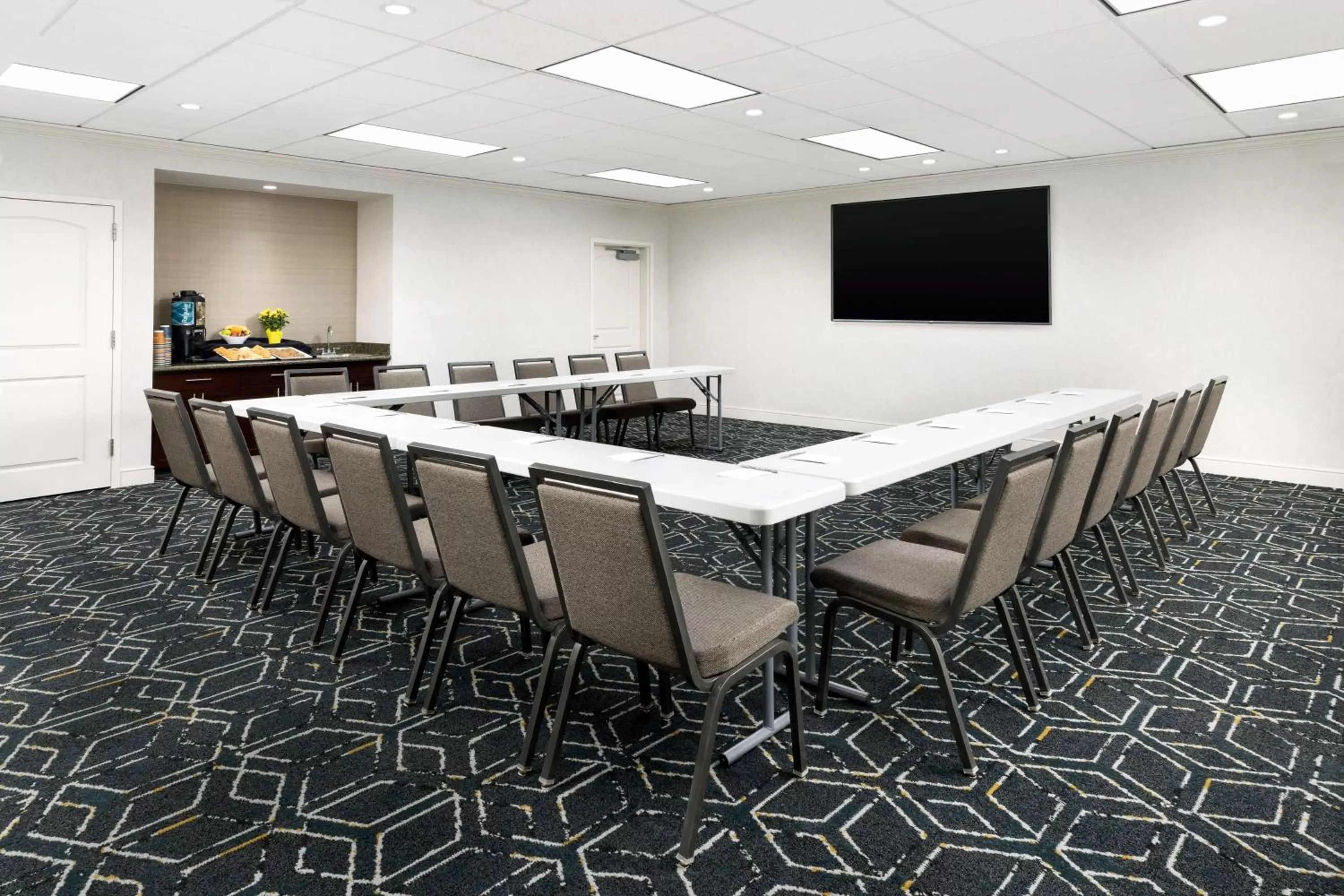 Meeting/conference room in Homewood Suites by Hilton Portsmouth