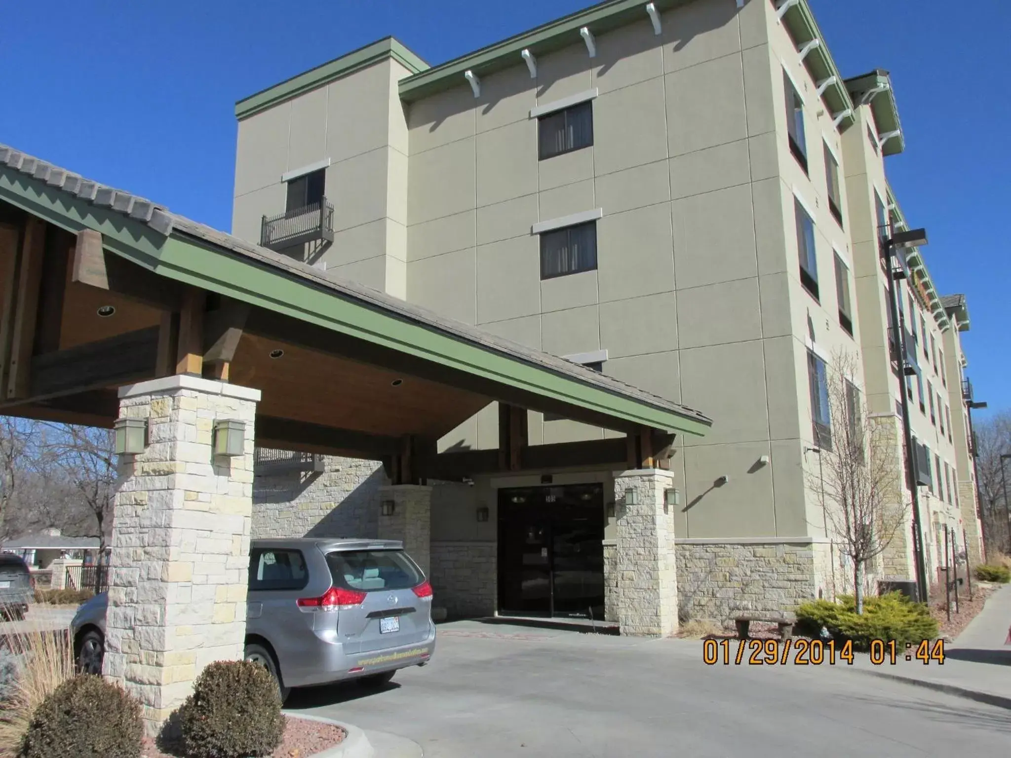 Facade/entrance, Property Building in Parkwood Inn & Suites