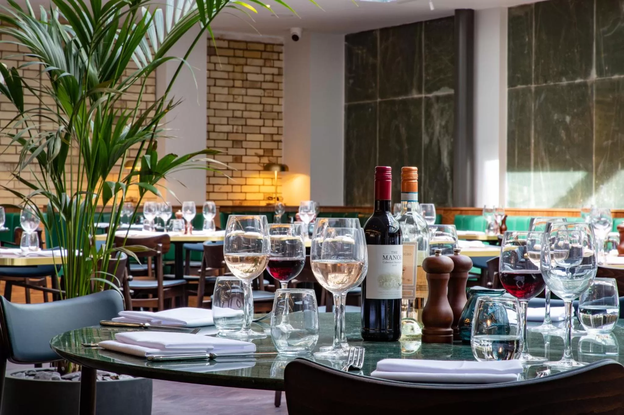 Restaurant/places to eat in Telegraph Hotel - Coventry