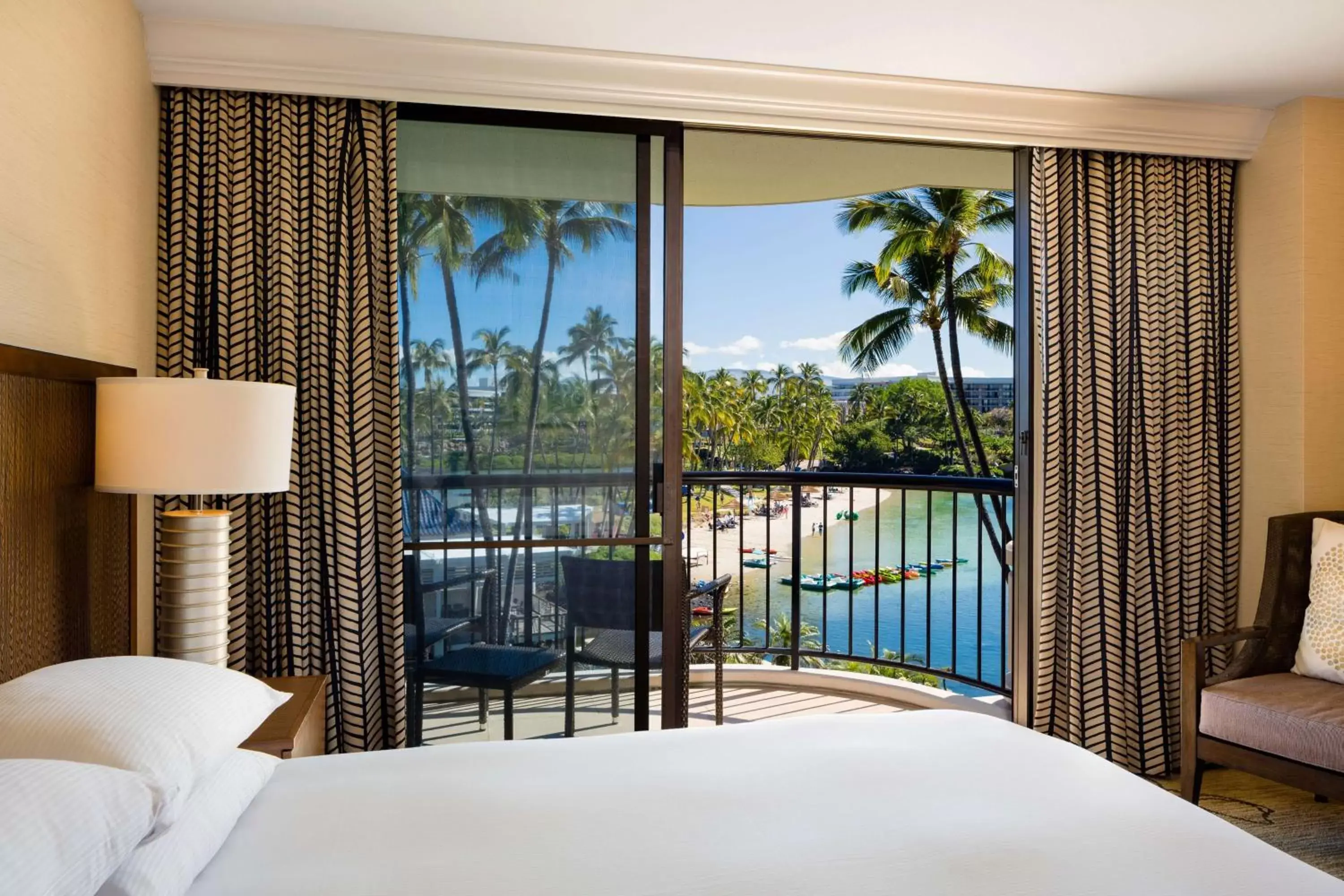 Bed in Hilton Waikoloa Village