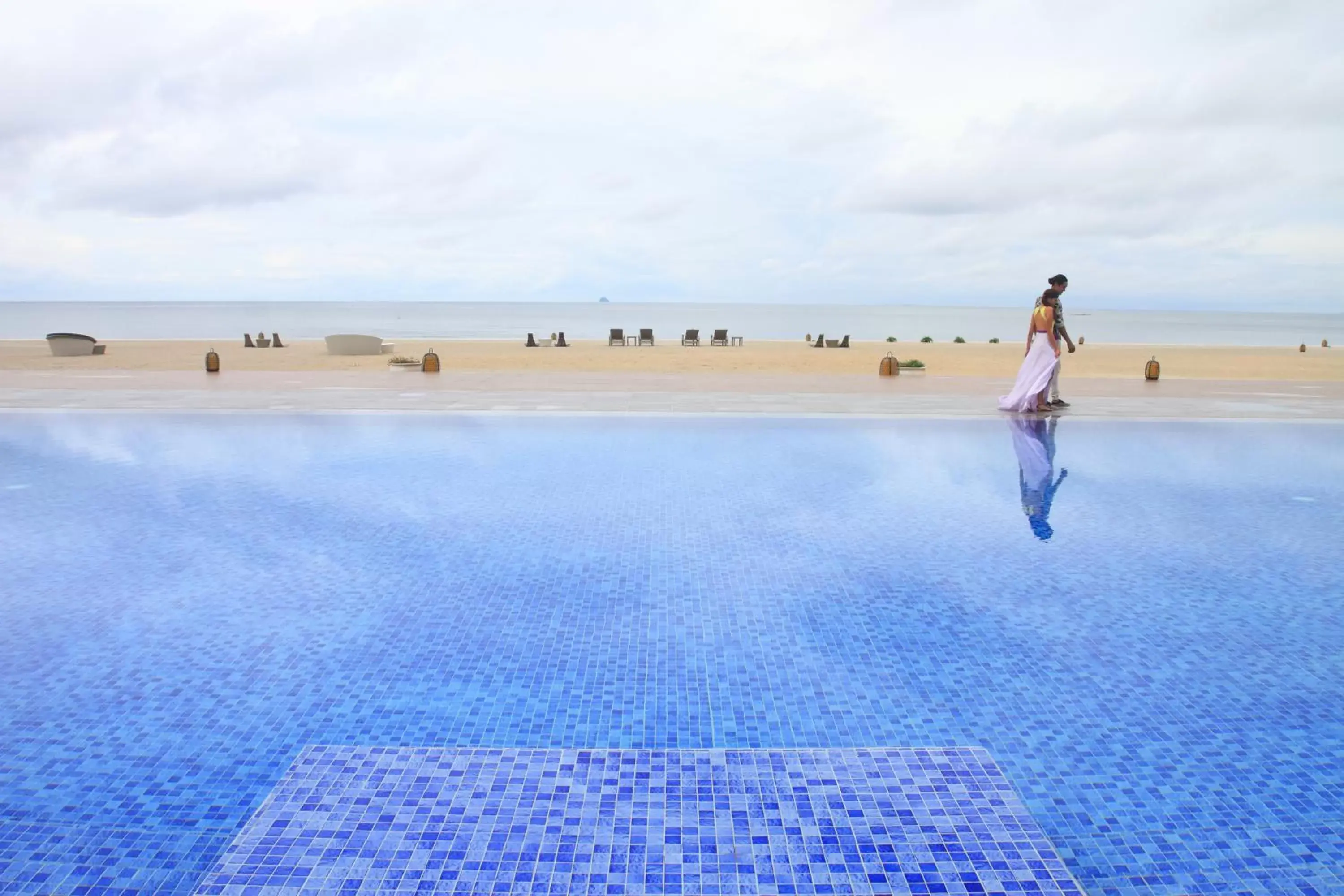 Swimming pool, Beach in Kandaya Resort
