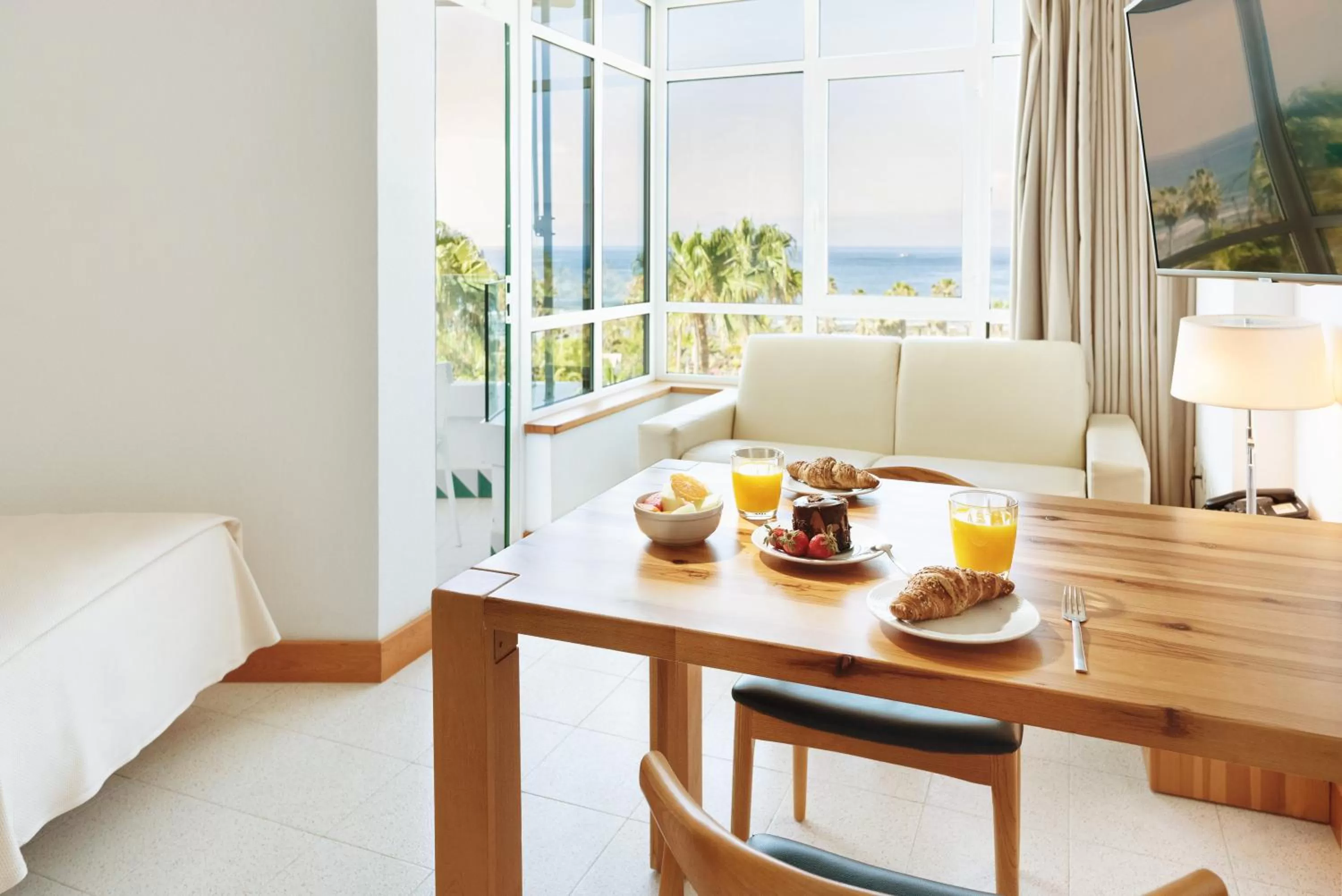 Refurbished Studio With Ocean View in Parque Santiago IV Official