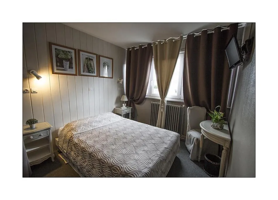 Bed in Hôtel De Londres