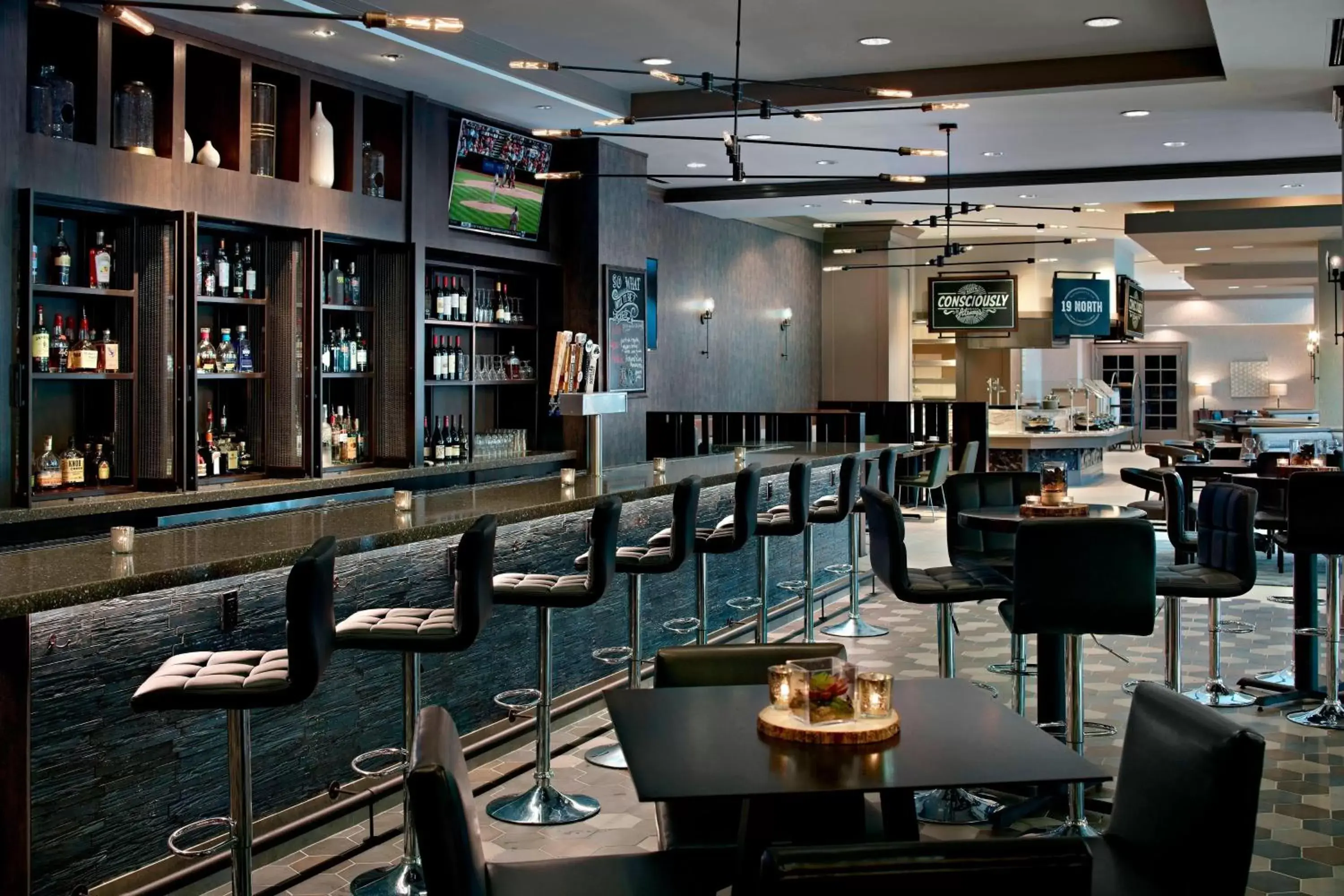 Restaurant/Places to Eat in Atlanta Marriott Alpharetta