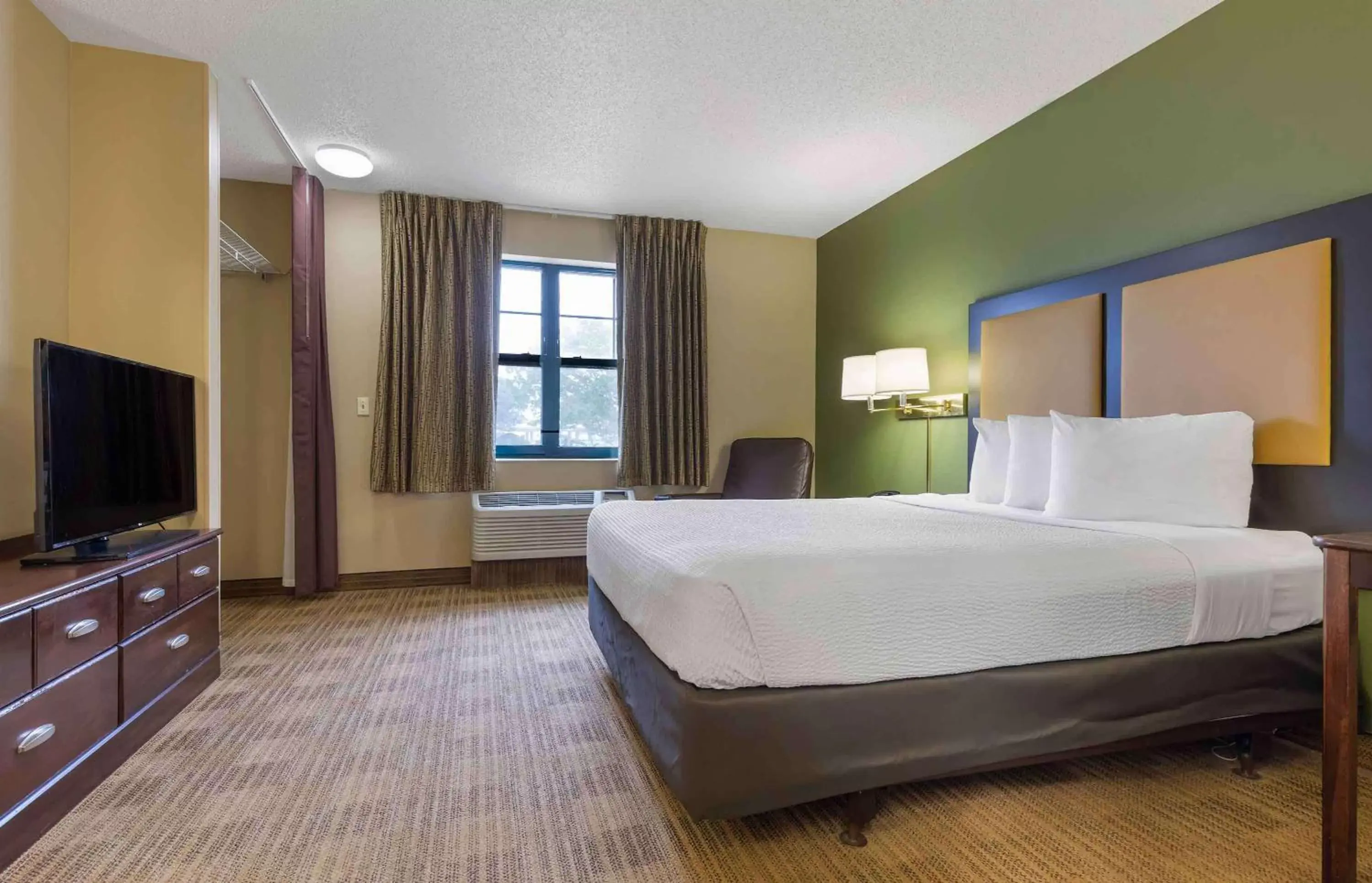 Bedroom, Bed in Extended Stay America Suites - Waco - Woodway
