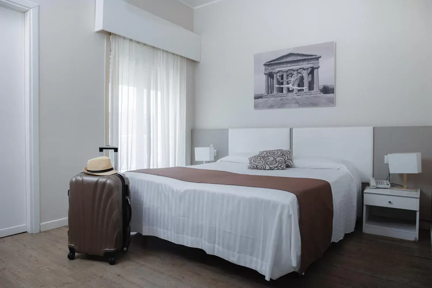 Bed in Hotel Costazzurra Museum & Spa