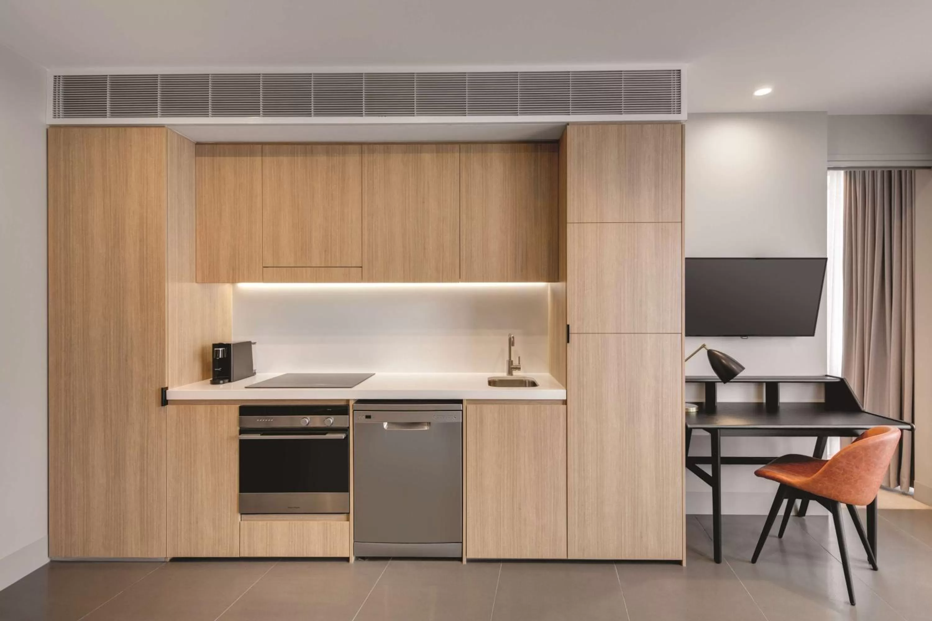 Kitchen or kitchenette in Vibe Hotel Canberra