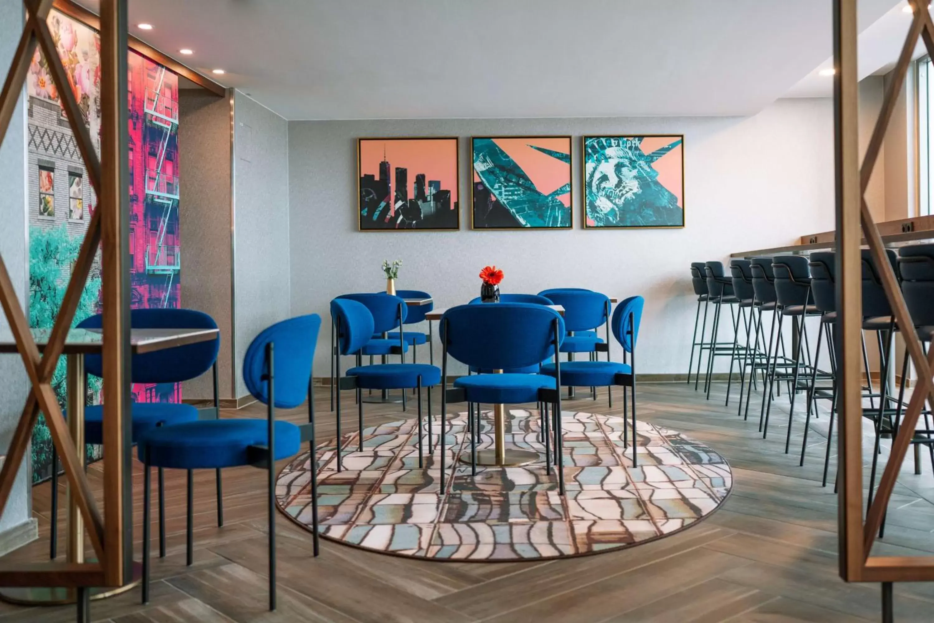 Lounge or bar in Hilton Frankfurt City Centre Lounge or bar in Hilton Frankfurt City Centre