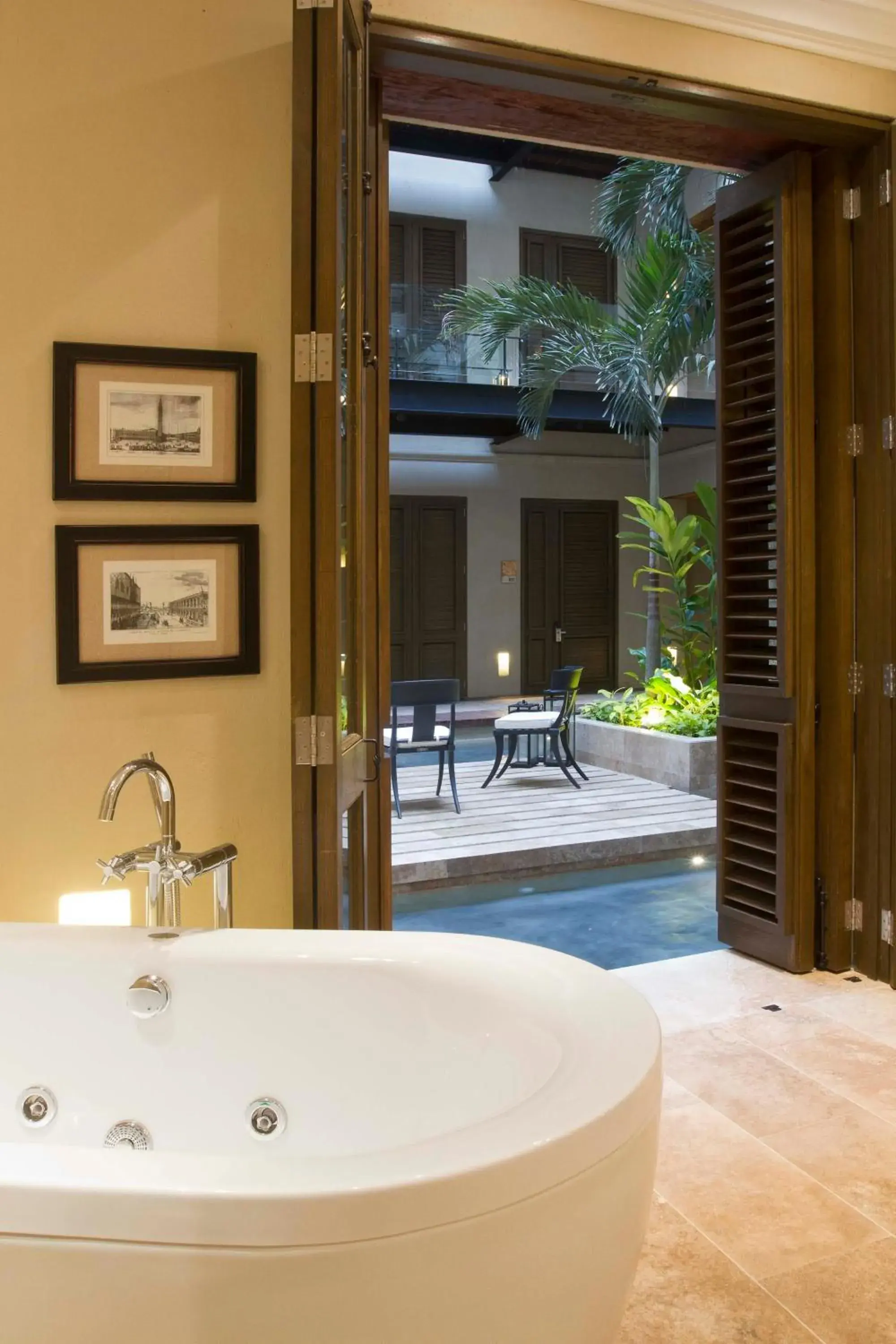 Bathroom in Bastión Luxury Hotel