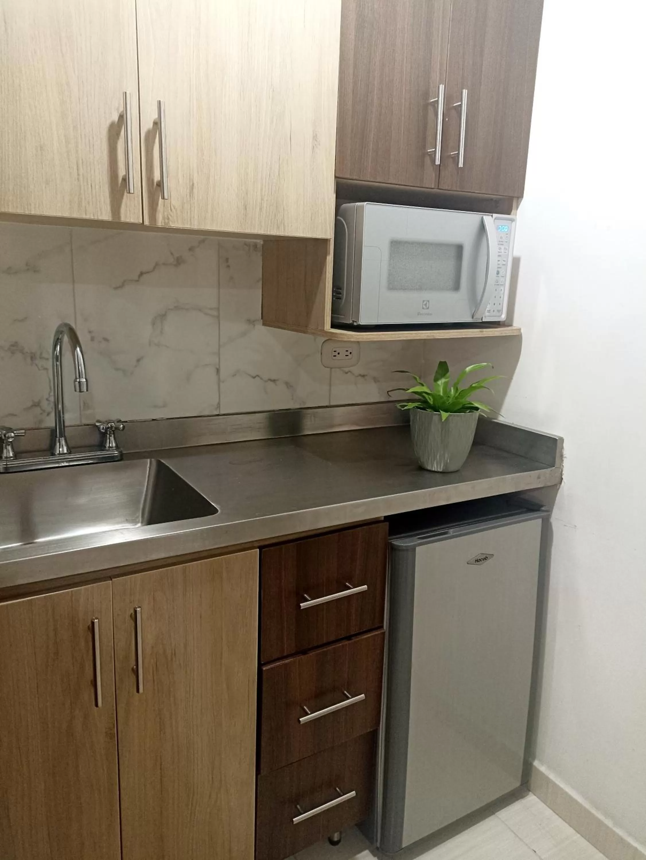 dishwasher in Laureles Guest House LGH Hotel