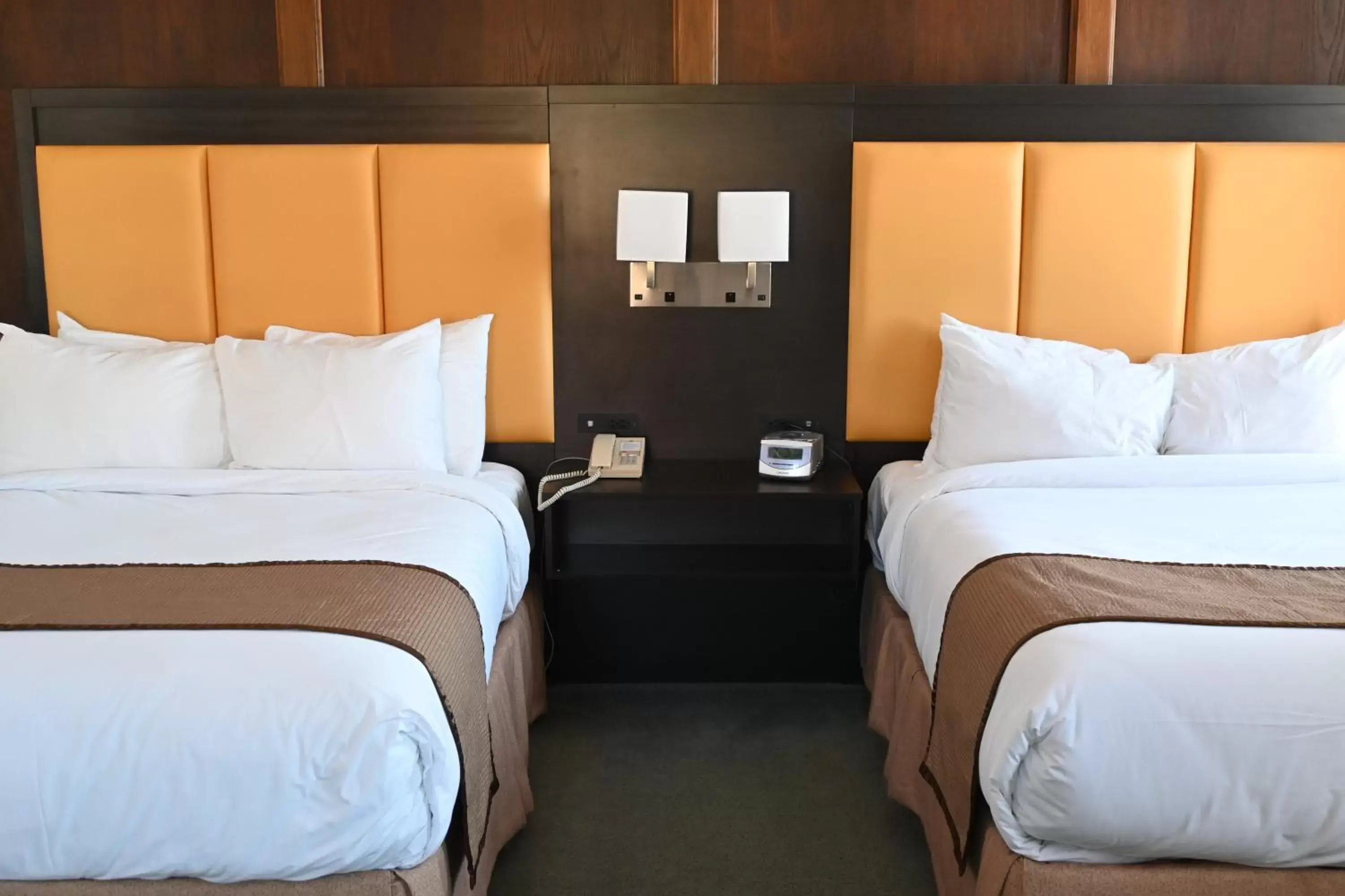 Bed in The Gananoque Inn & Spa