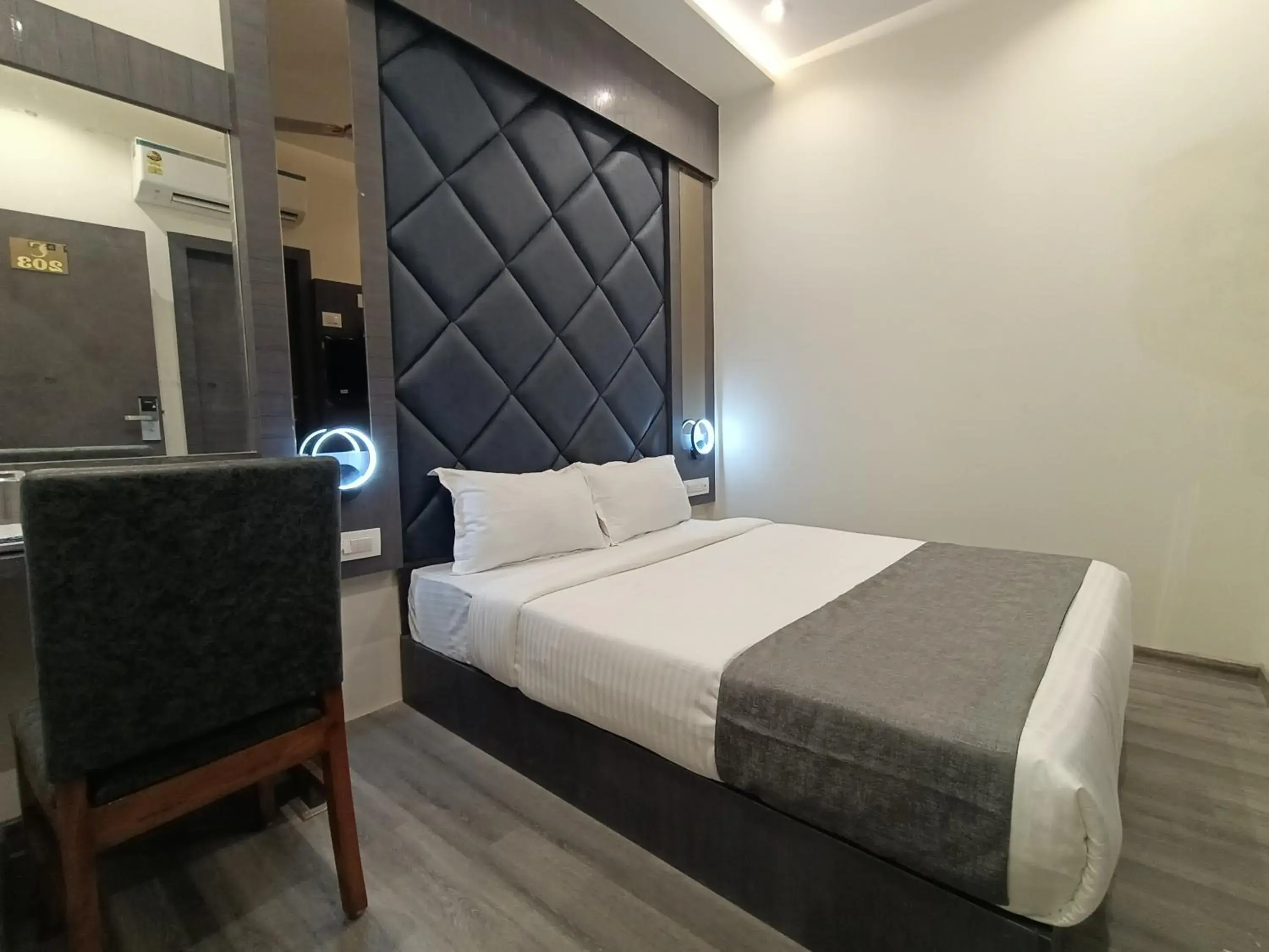 Bed in Hotel Classio Andheri