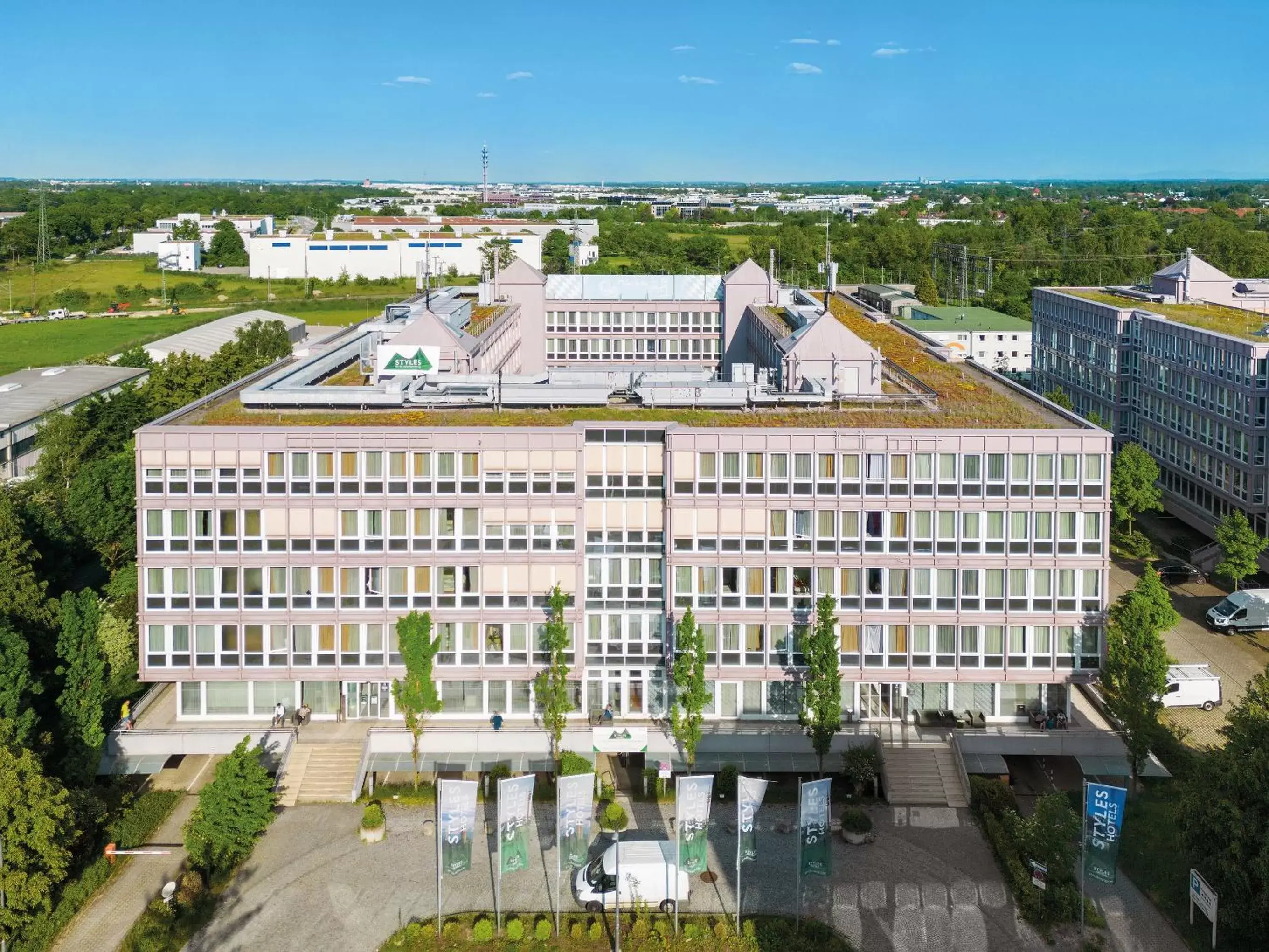 Property building, Bird's-eye View in Styles Hotel München Messe