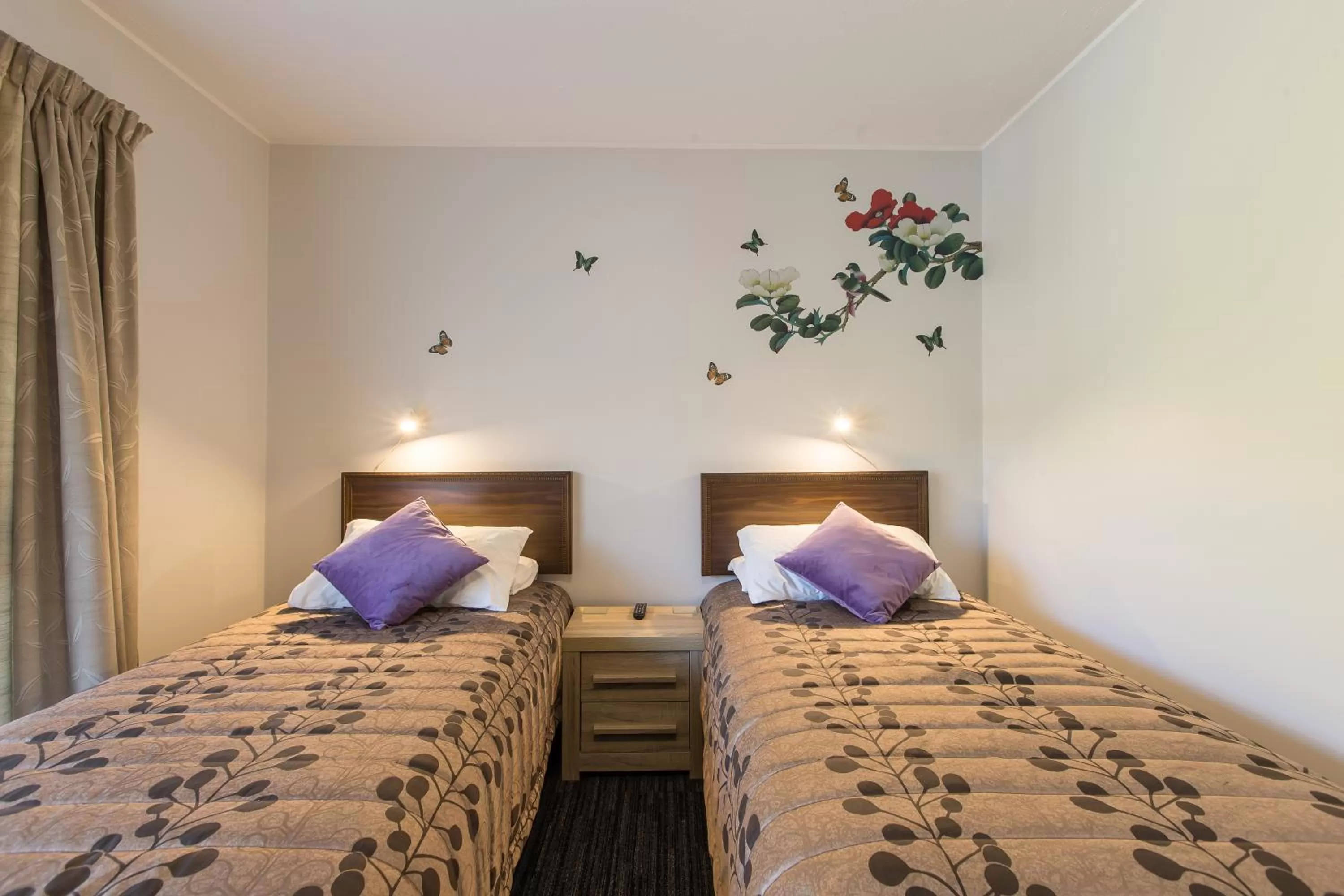 Bedroom, Bed in Argyle On The Park - Central Christchurch Motel Overlooking Hagley Park