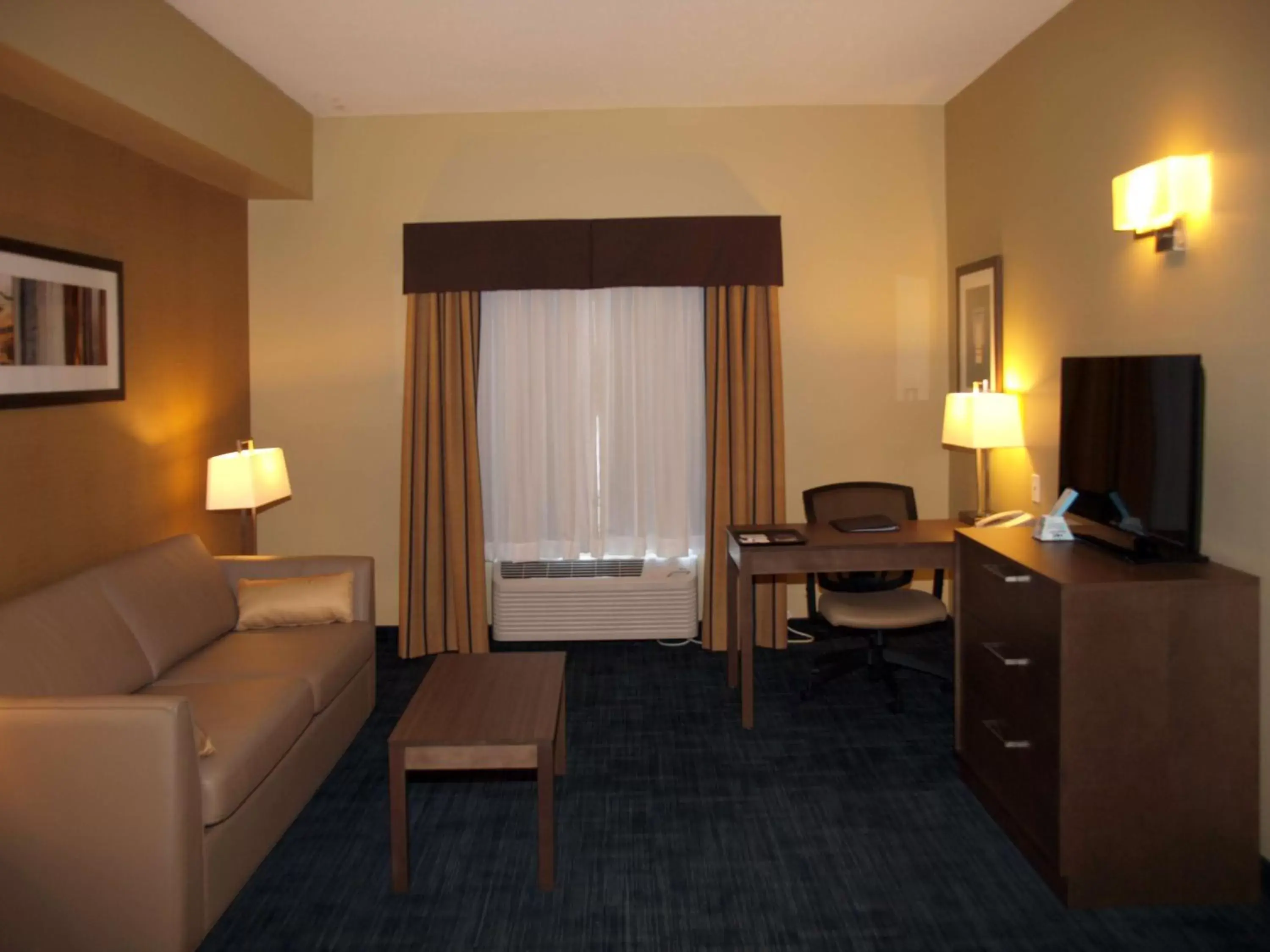 Photo of the whole room, TV/Entertainment Center in Best Western Plus Winnipeg West