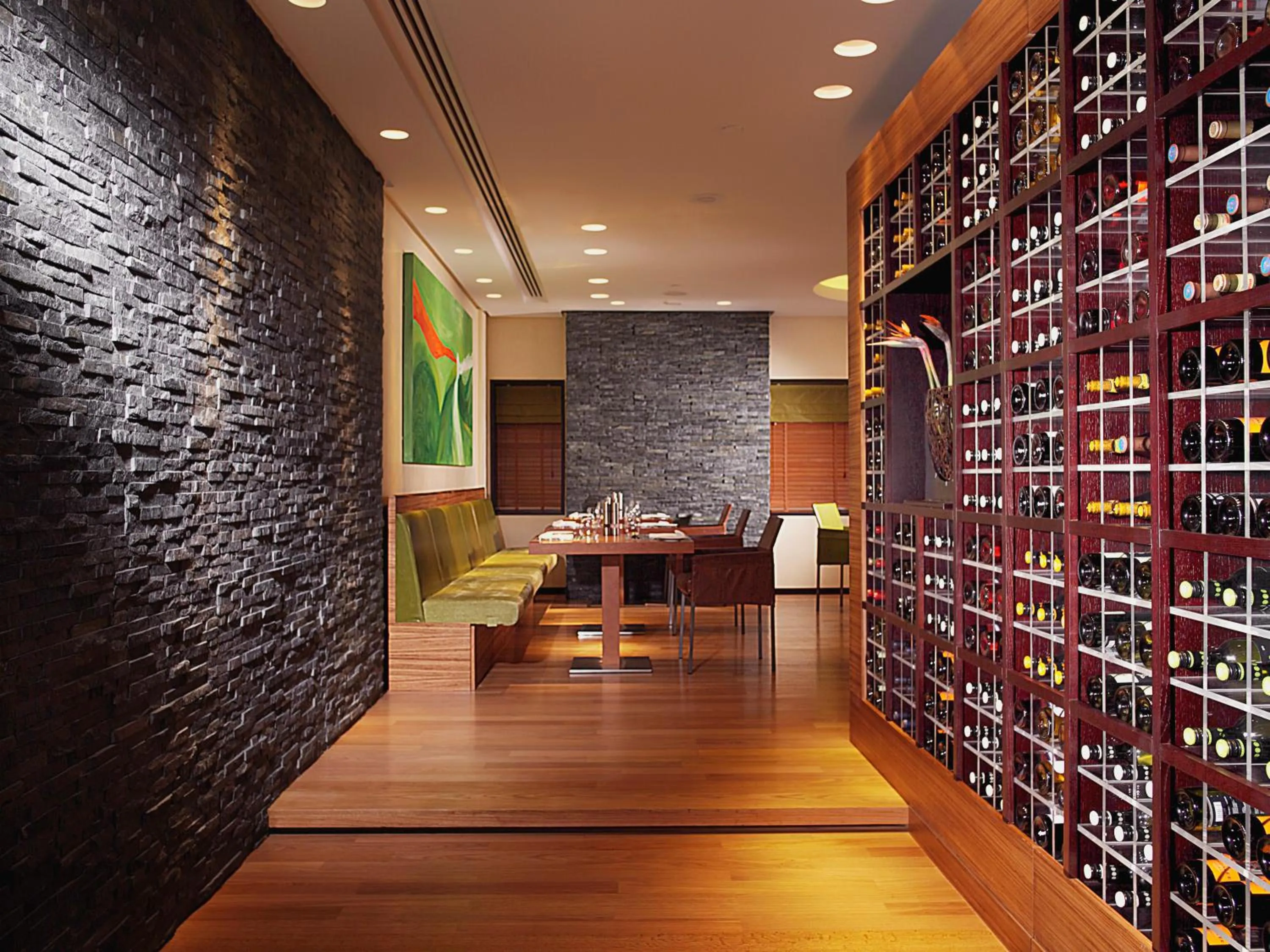 Restaurant/places to eat in Towers Rotana - Dubai