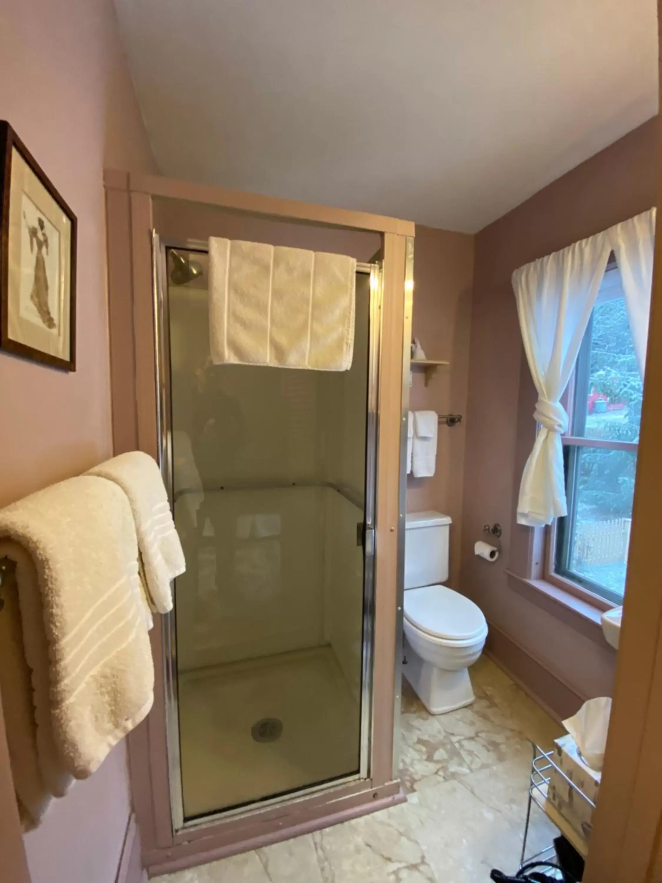 Bathroom in Follansbee Inn