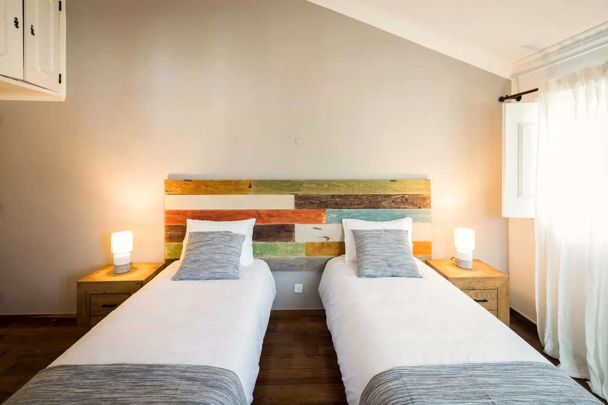Photo of the whole room, Bed in Quinta do Pé Descalço Guesthouse Sintra
