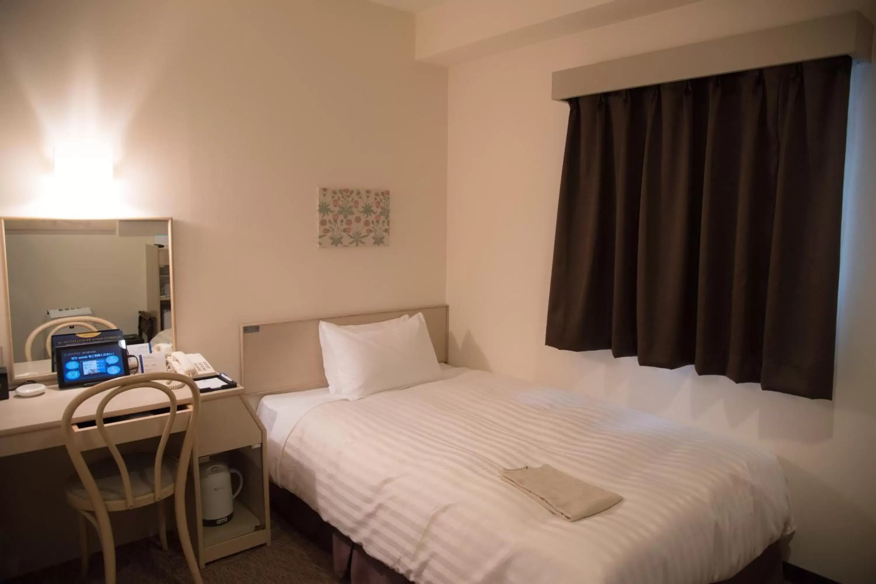 Photo of the whole room, Bed in Best Western Osaka Tsukamoto