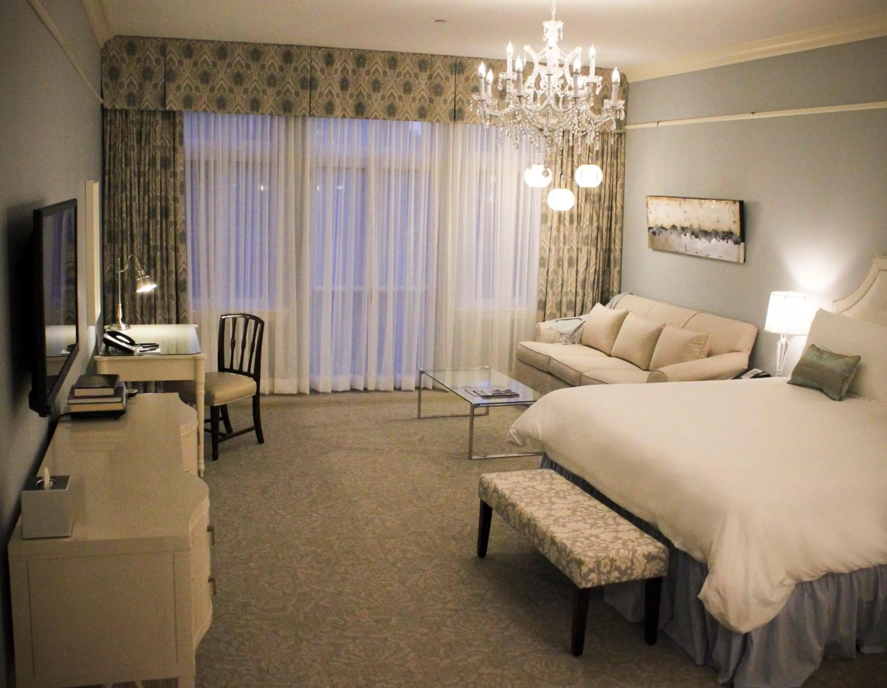 Bedroom in The Bruce Hotel