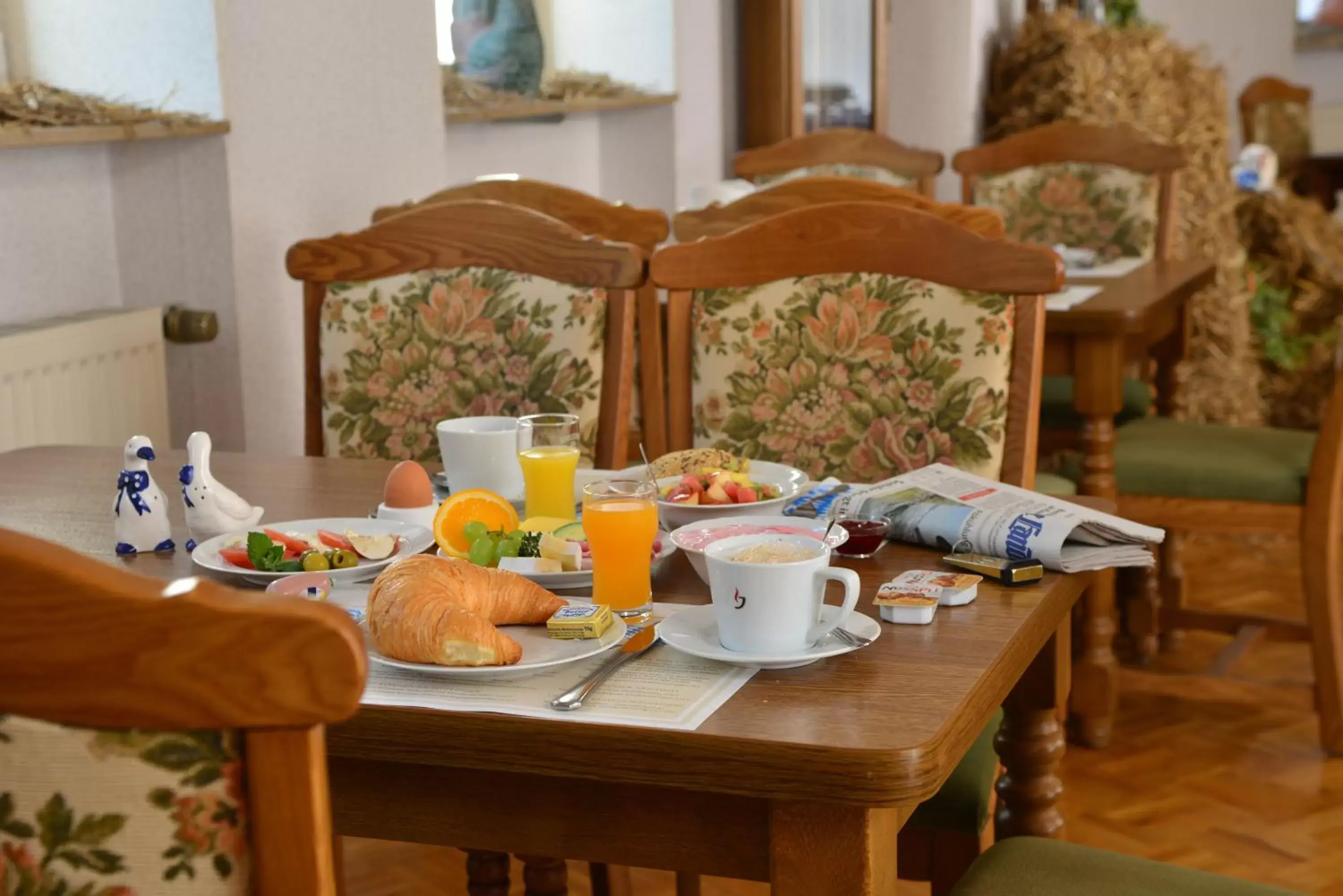 Restaurant/places to eat, Breakfast in Romantica Hotel Blauer Hecht