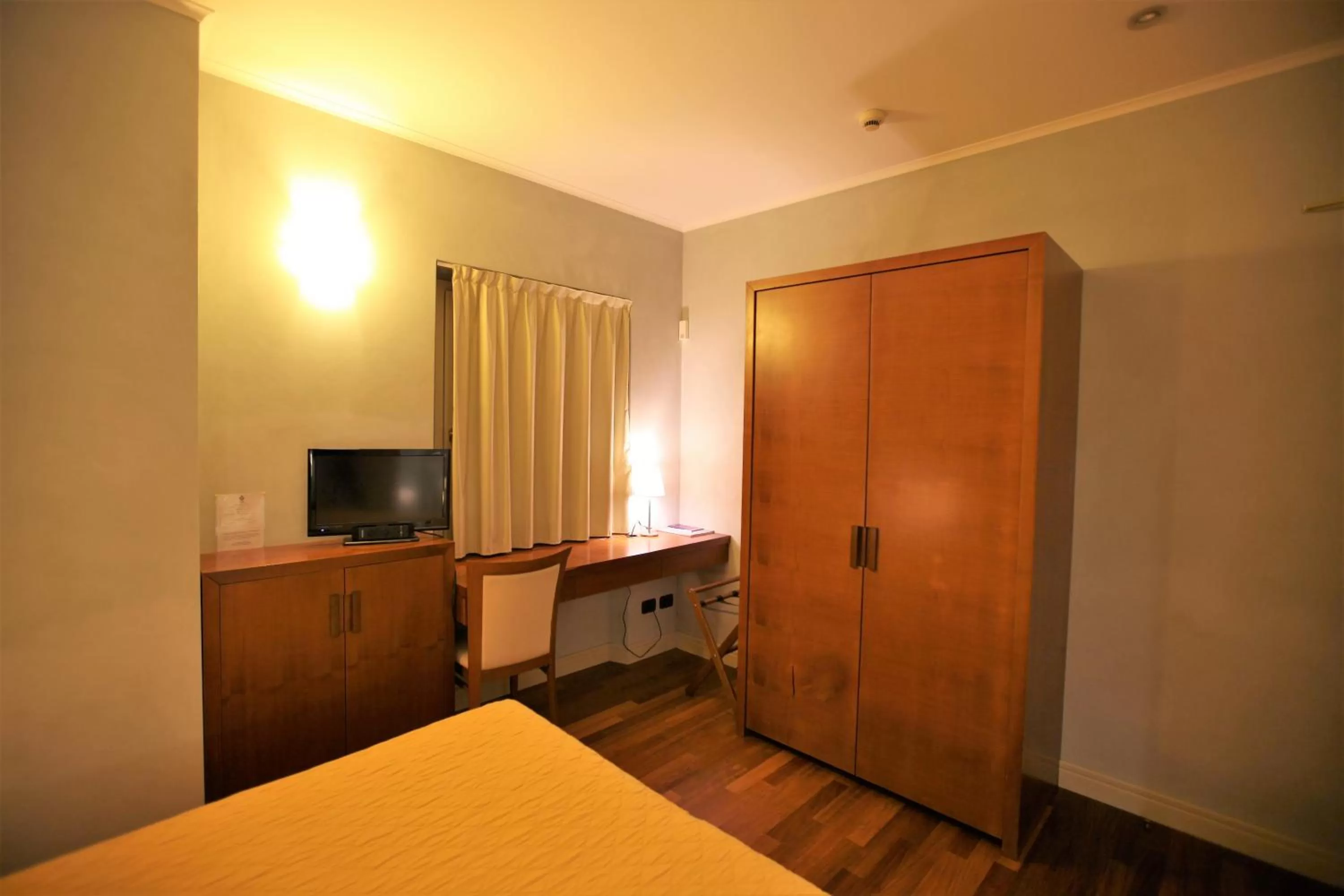 TV and multimedia, Bed in Hotel Rosa