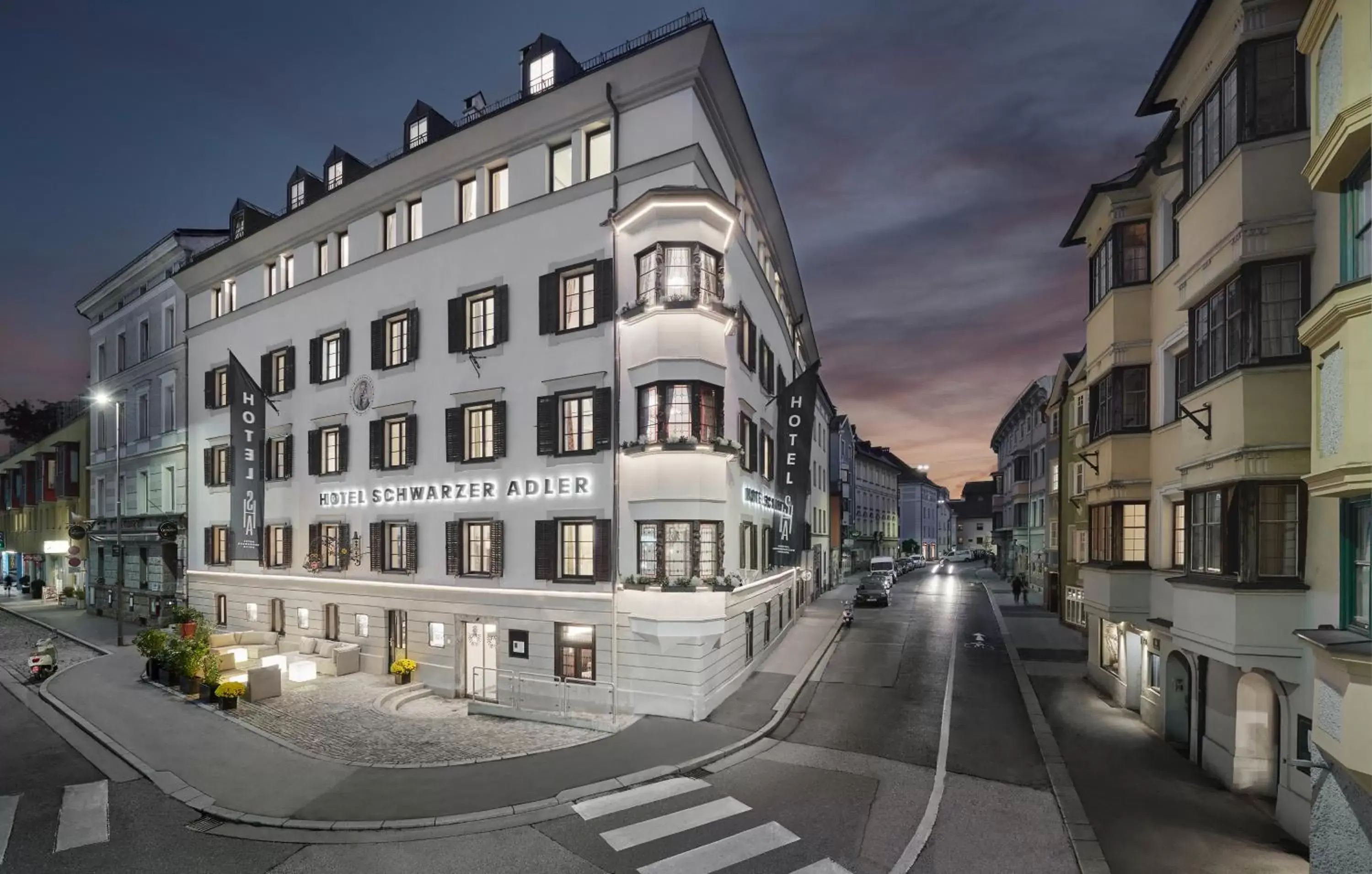 Facade/entrance in Hotel Schwarzer Adler Innsbruck