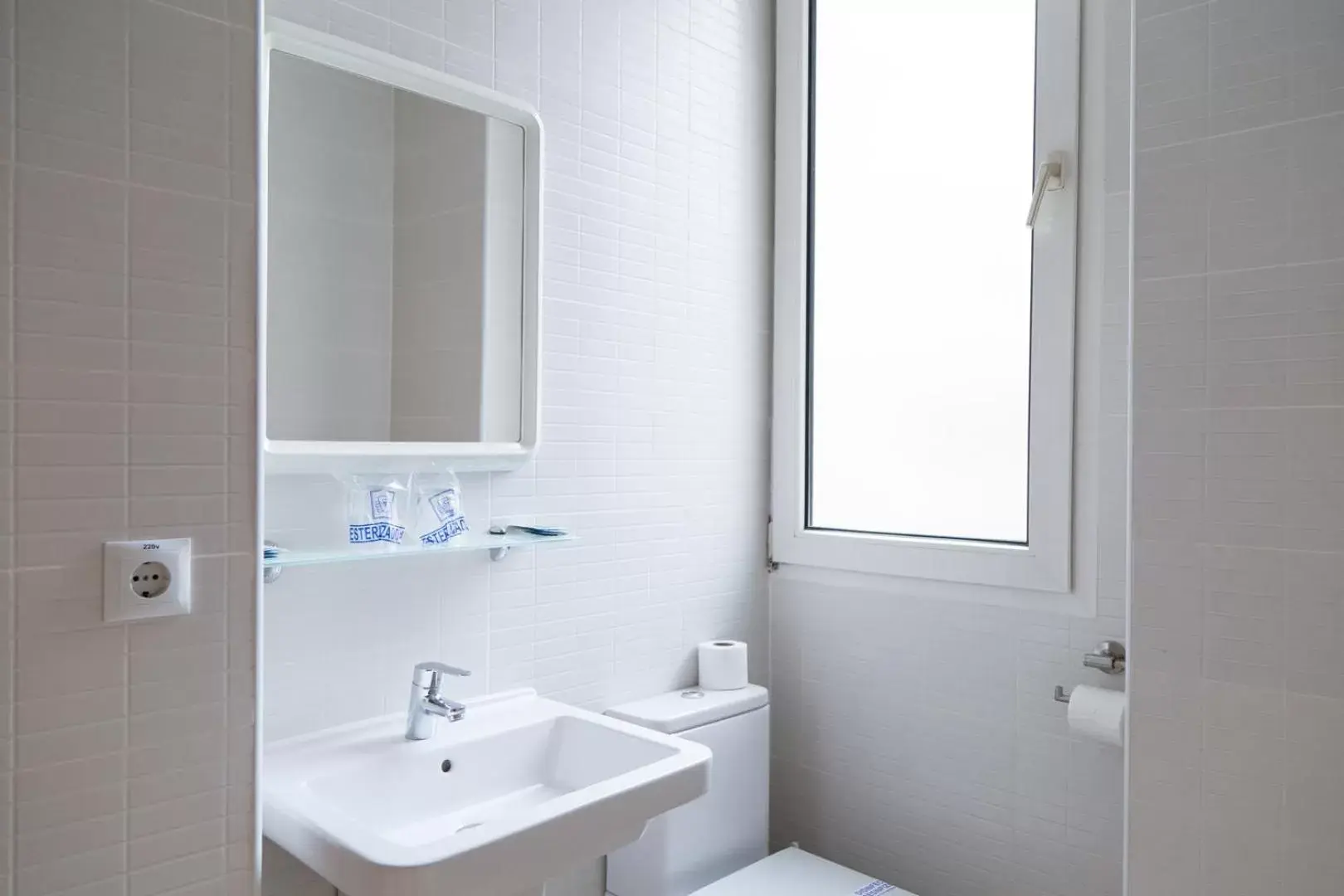 Bathroom in Hotel Maritimo