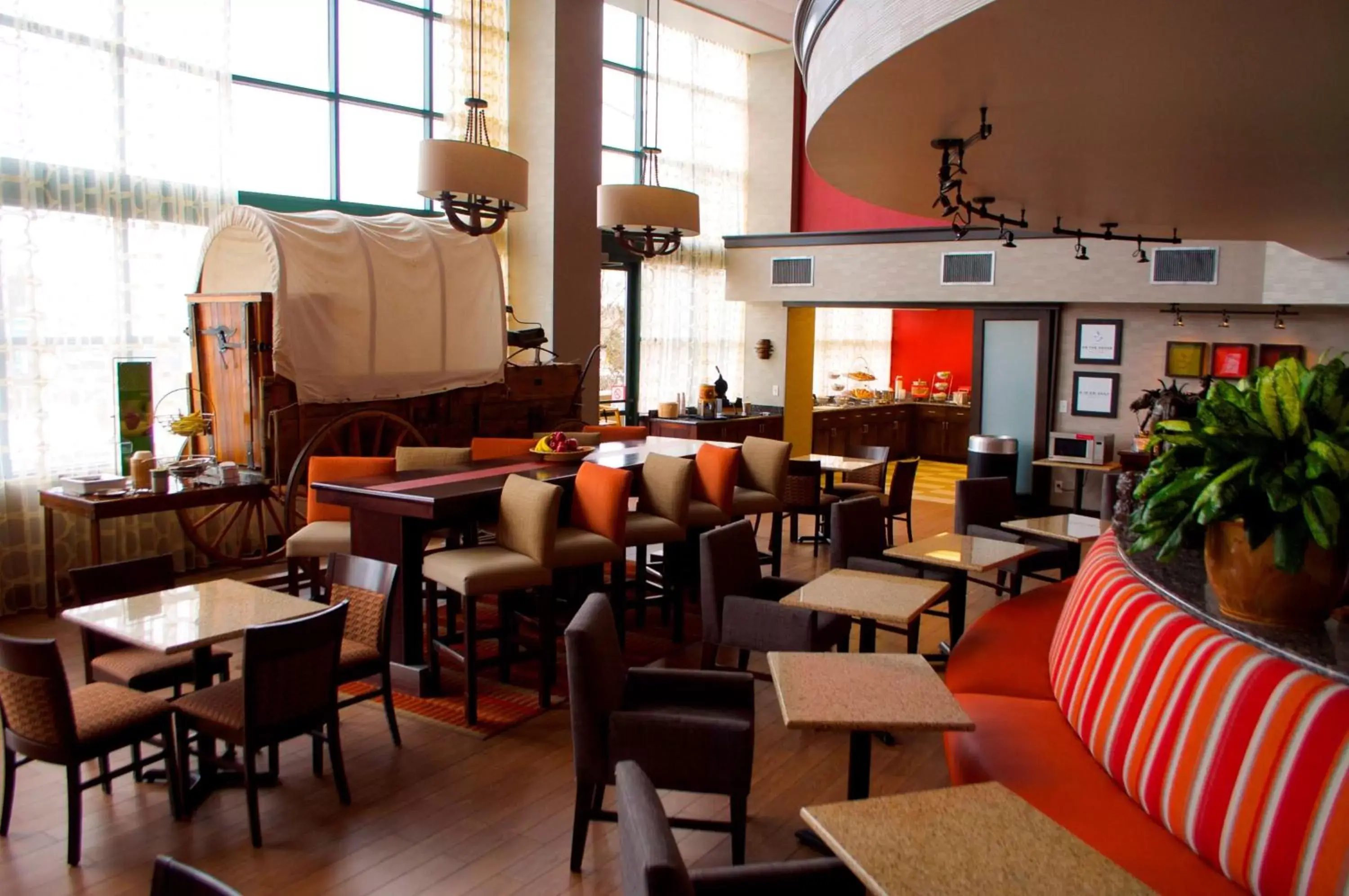 Dining area, Restaurant/Places to Eat in Hampton Inn & Suites Flagstaff - West