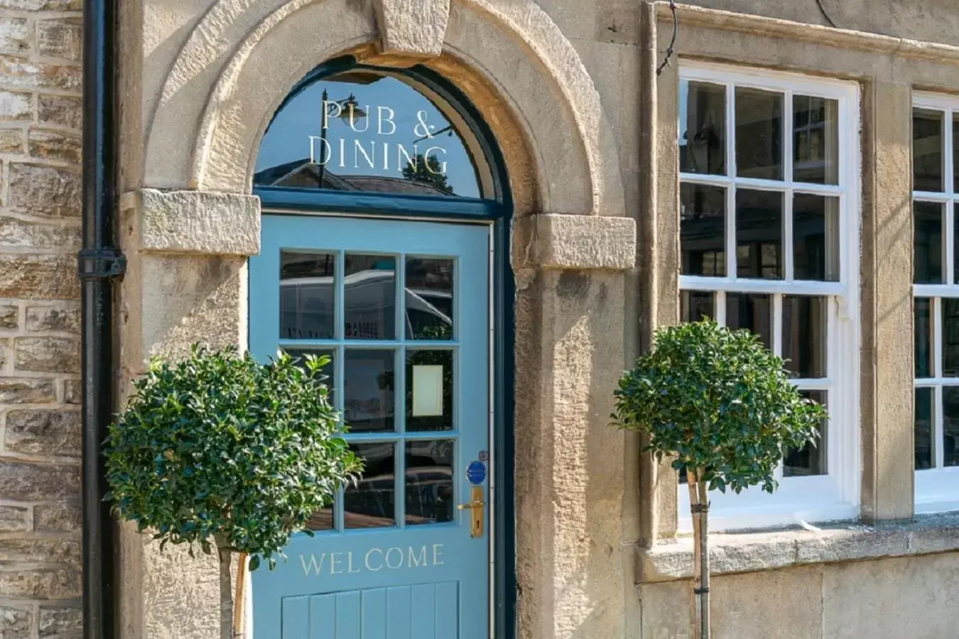 Facade/entrance, Property Building in The Kings Arms Hotel