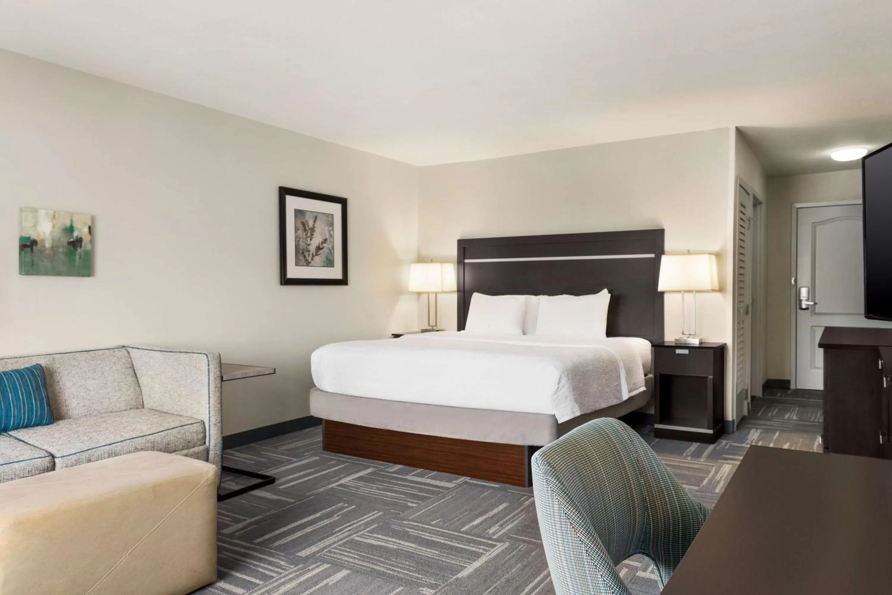 Bedroom, Bed in Hampton Inn New Albany