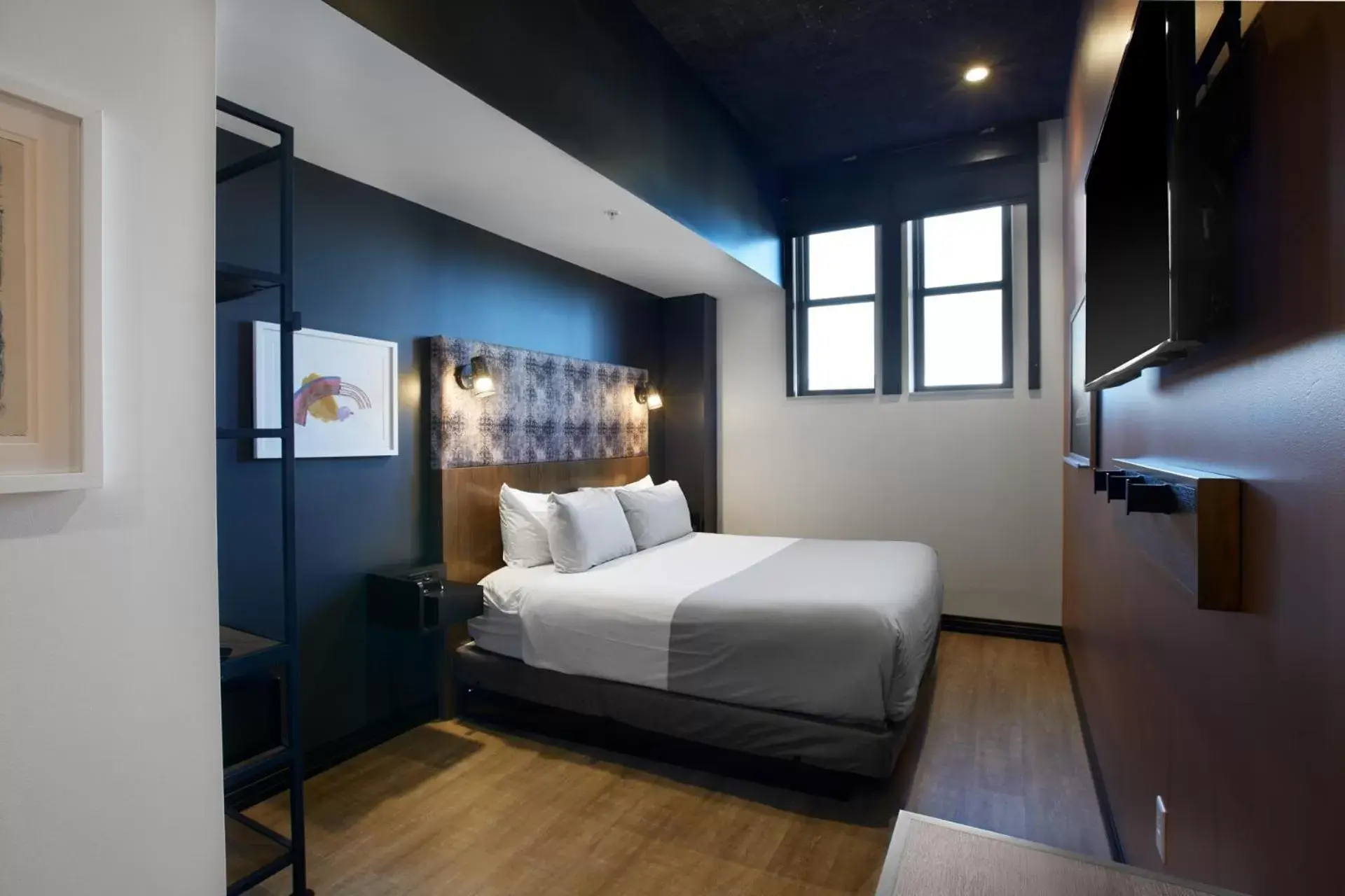 Bed in TRYP by Wyndham Pittsburgh/Lawrenceville