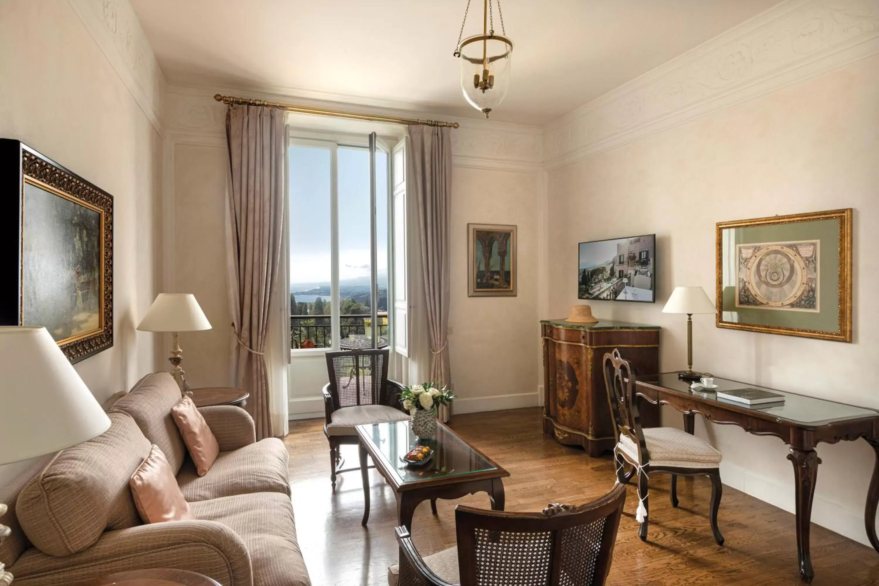 Living room, Seating Area in Grand Hotel Timeo, A Belmond Hotel, Taormina